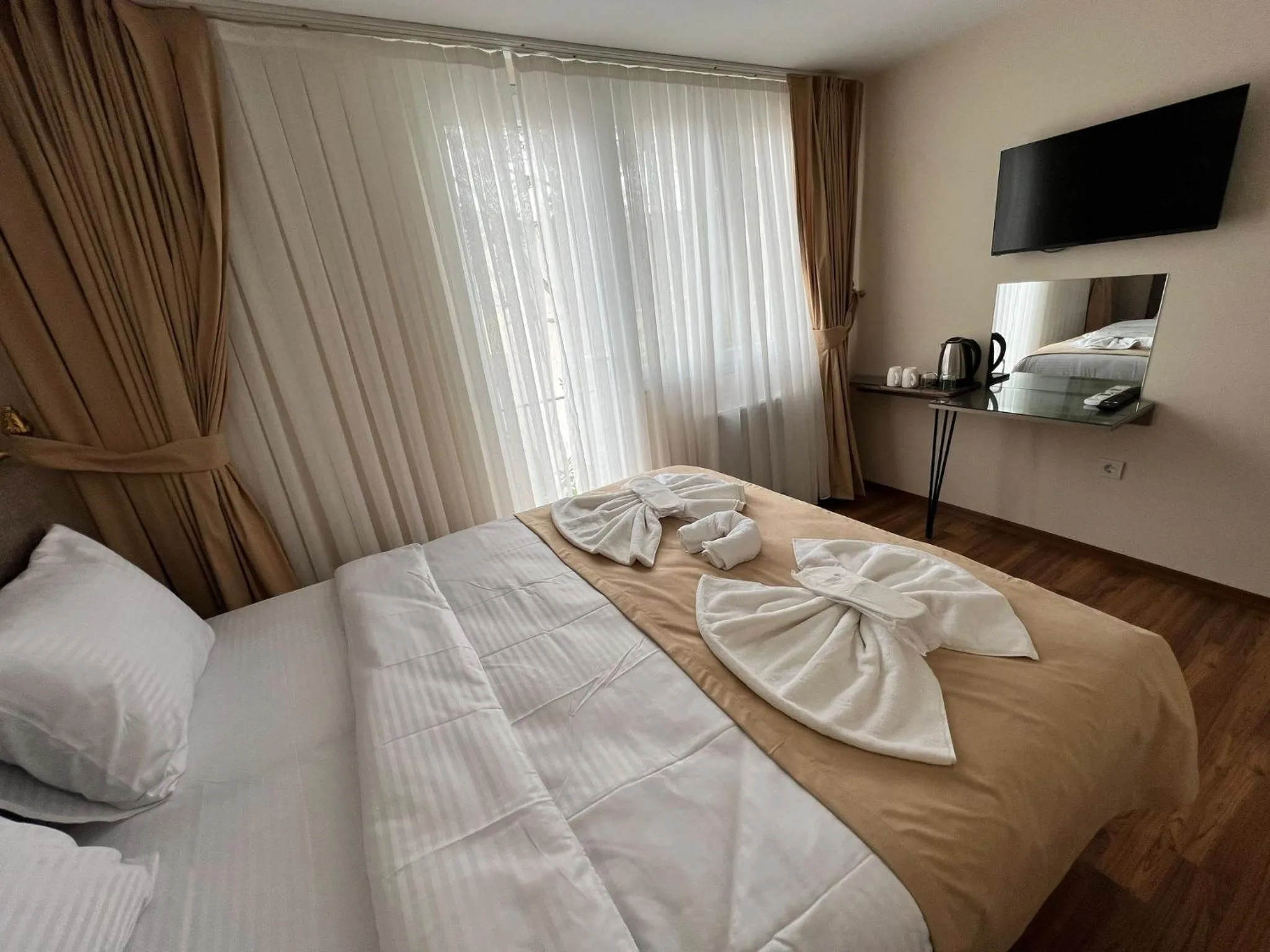 Bed in Taksim Nacre 360 Suit