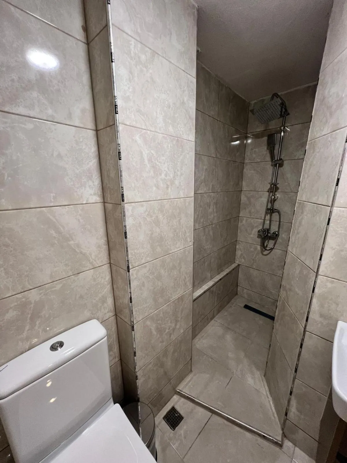 Toilet in Taksim Nacre 360 Suit