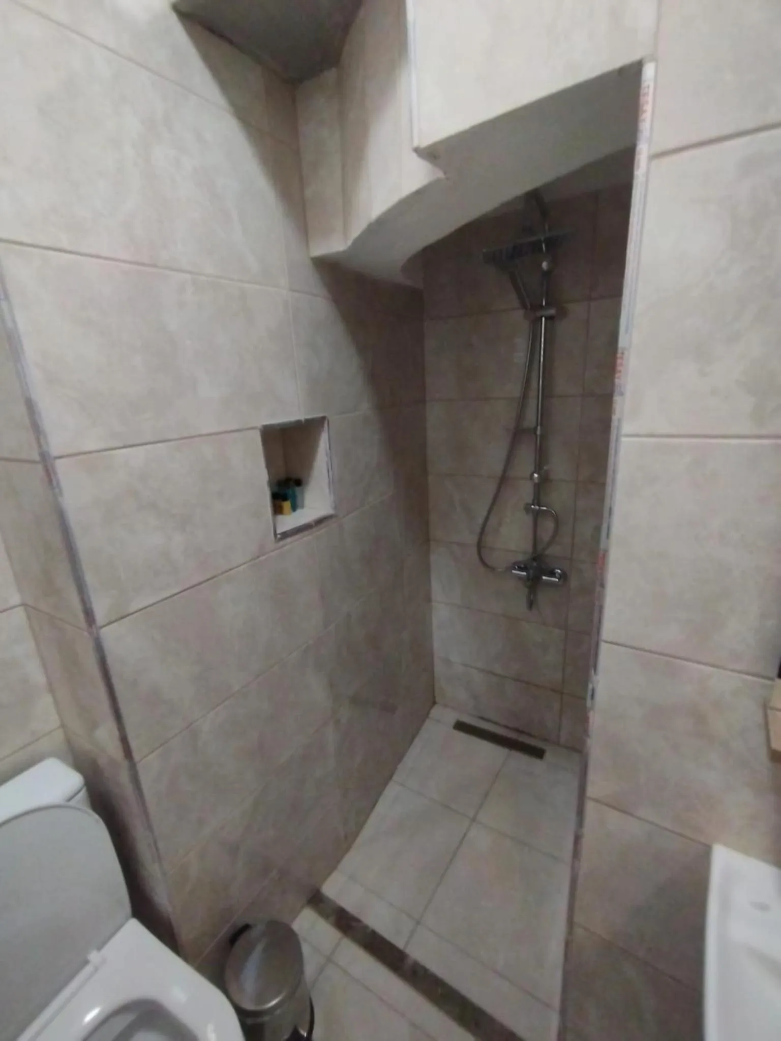 Shower in Taksim Nacre 360 Suit