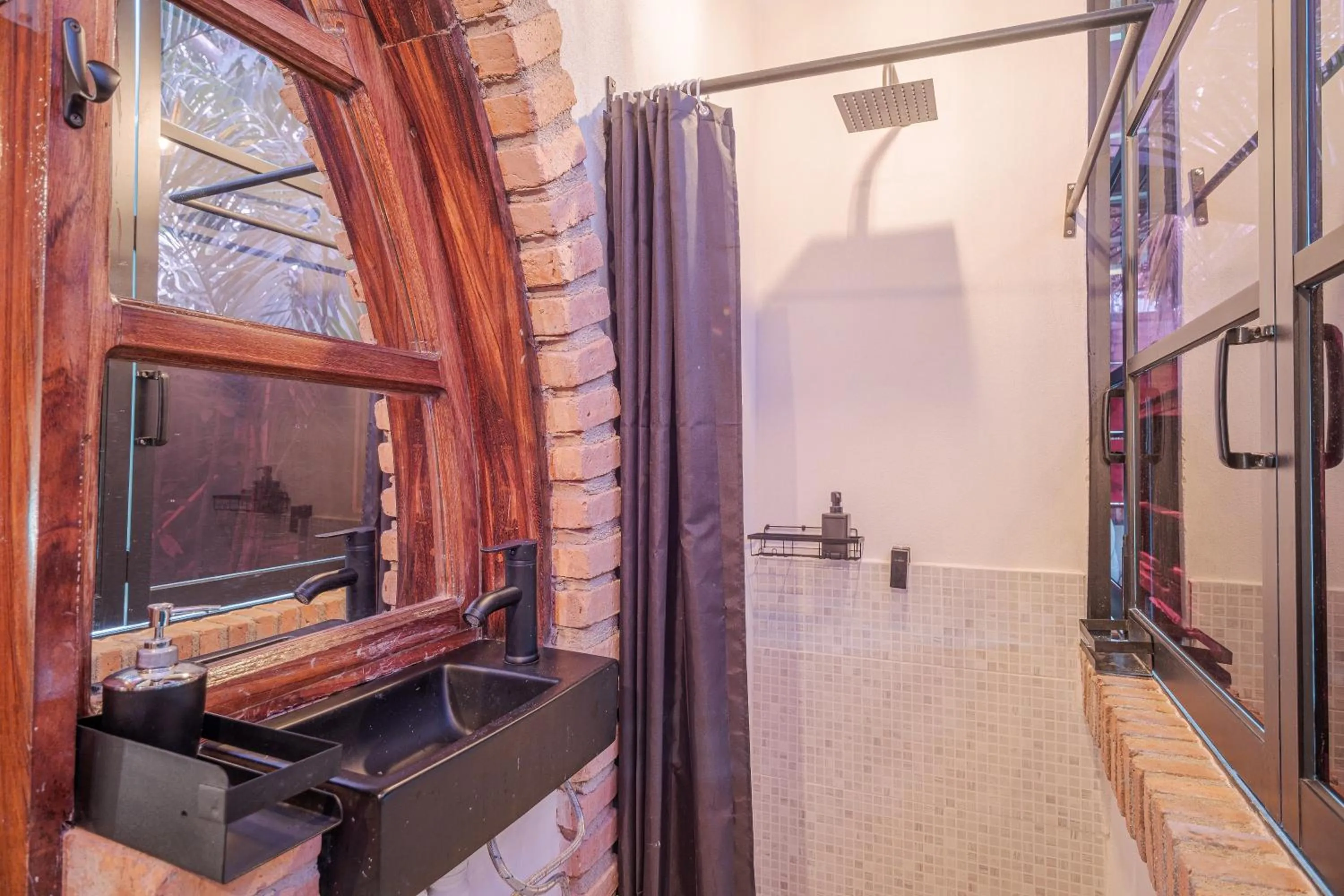 Shower in El Refugio de Sayulita - Solo Adultos