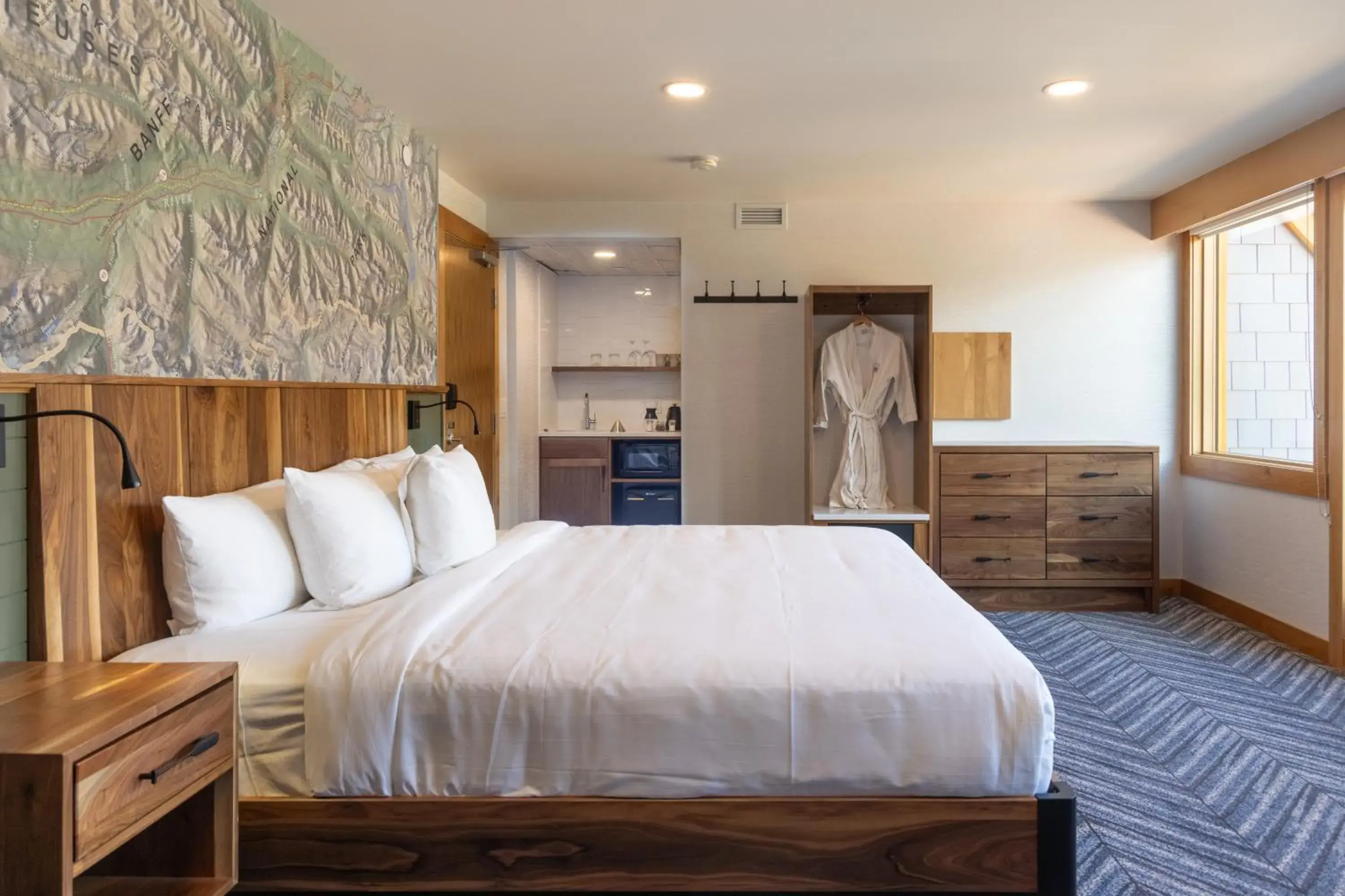 Superior Suite with Mountain View in Hotel Canoe and Suites Superior Suite with Mountain View in Hotel Canoe and Suites