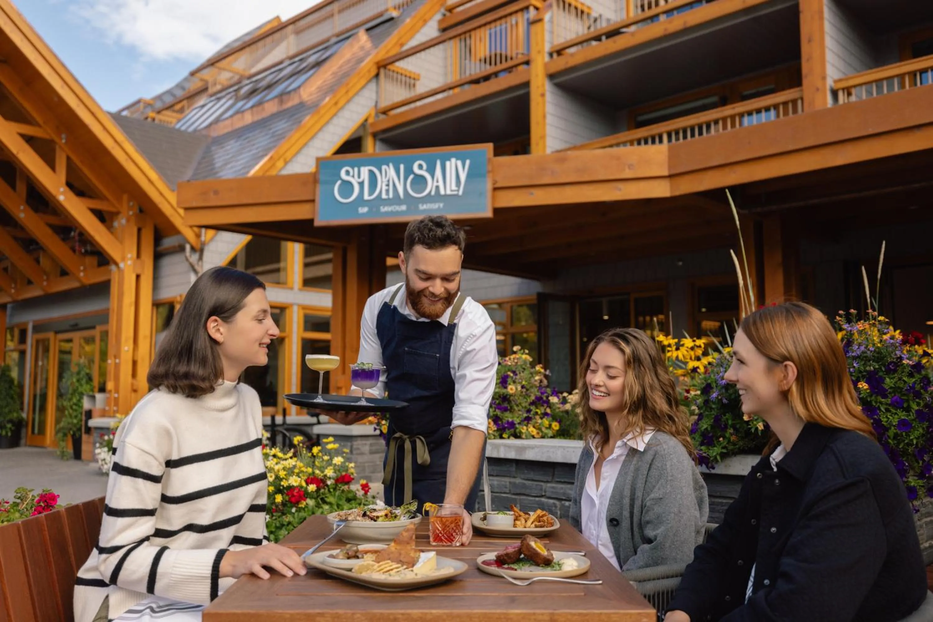 Patio in Hotel Canoe and Suites