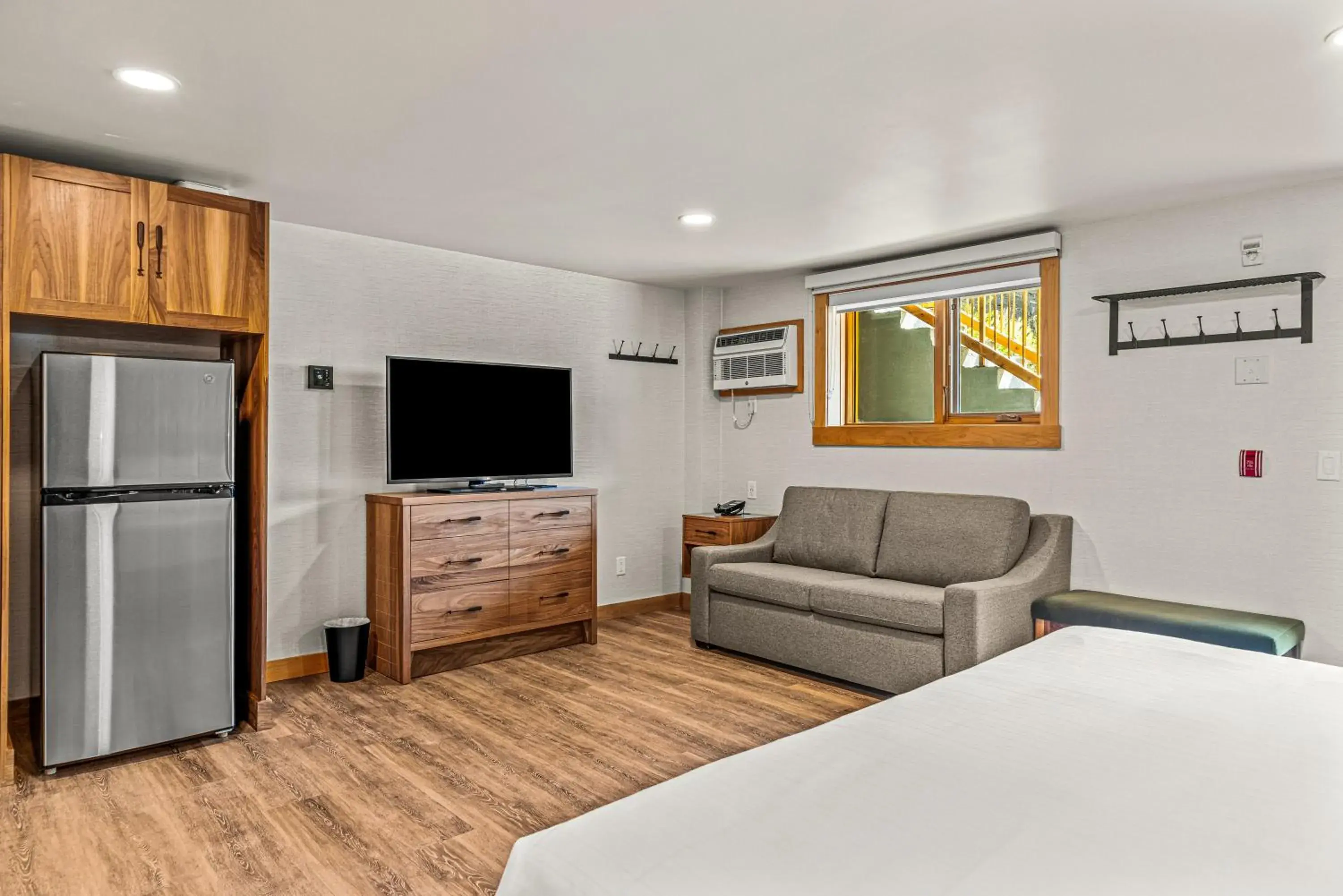 Seating area, Bed in Hotel Canoe and Suites Seating area, Bed in Hotel Canoe and Suites