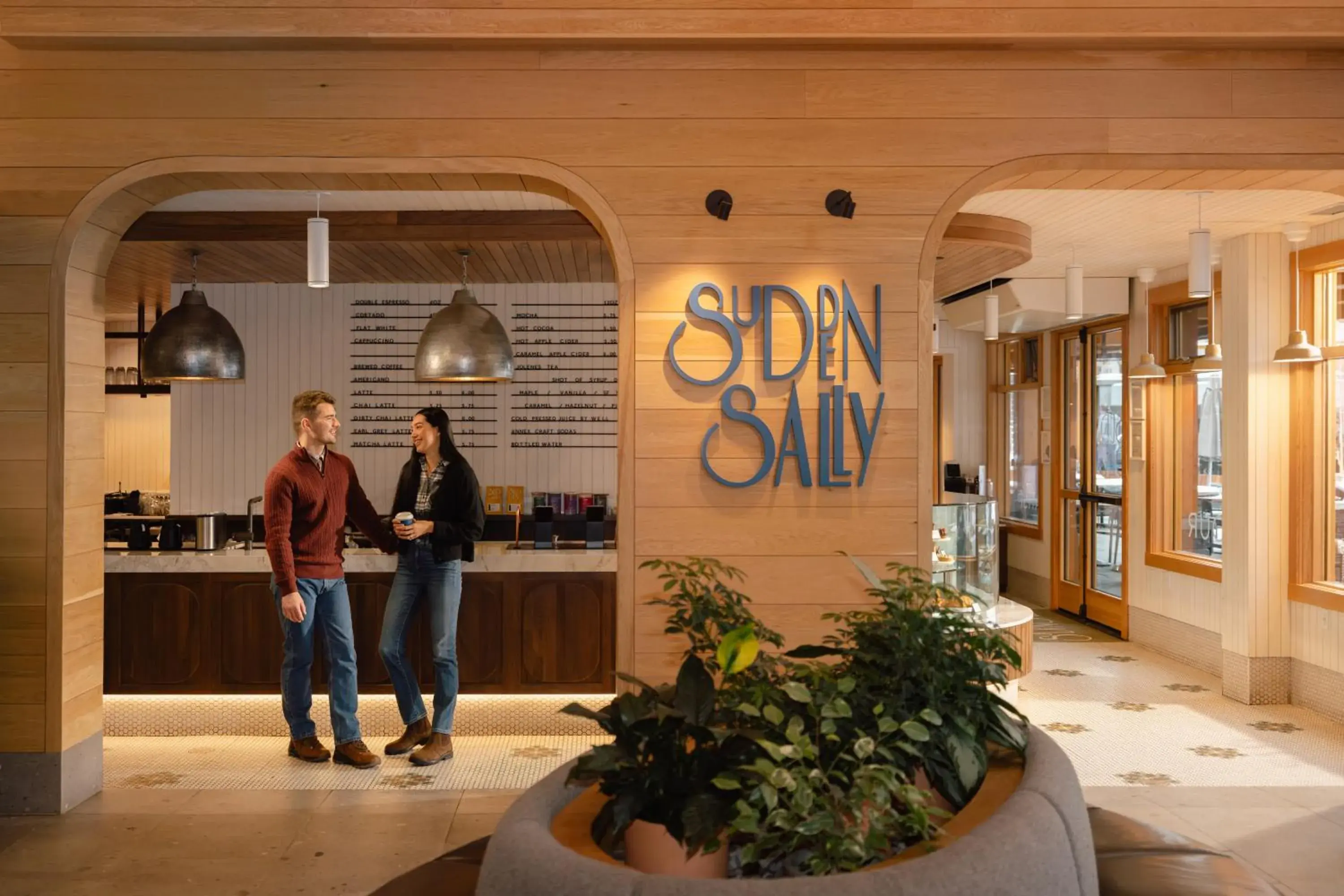 Restaurant/places to eat in Hotel Canoe and Suites Restaurant/places to eat in Hotel Canoe and Suites