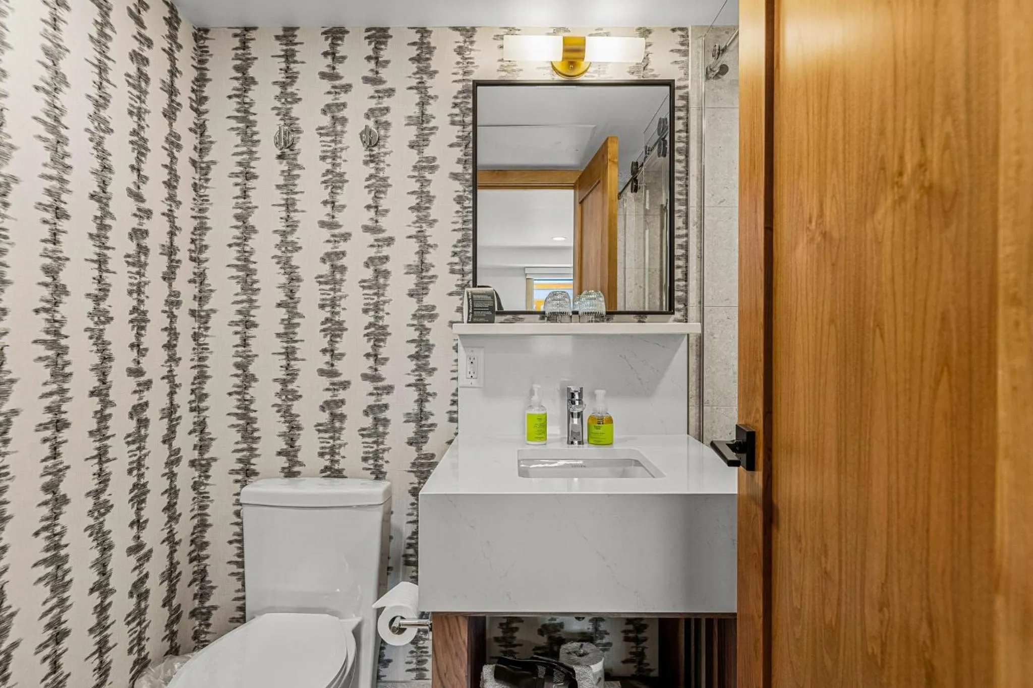 Toilet in Hotel Canoe and Suites