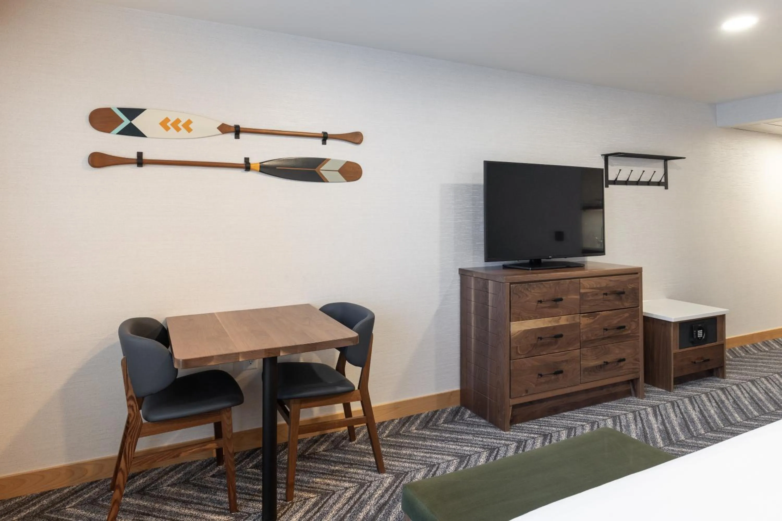 TV and multimedia in Hotel Canoe and Suites