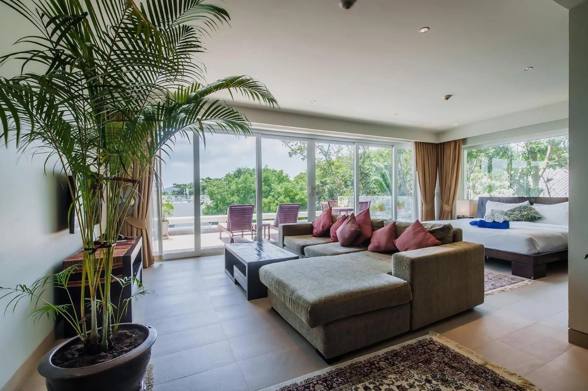 Daisy 2 Bedroom Amazing Seaview