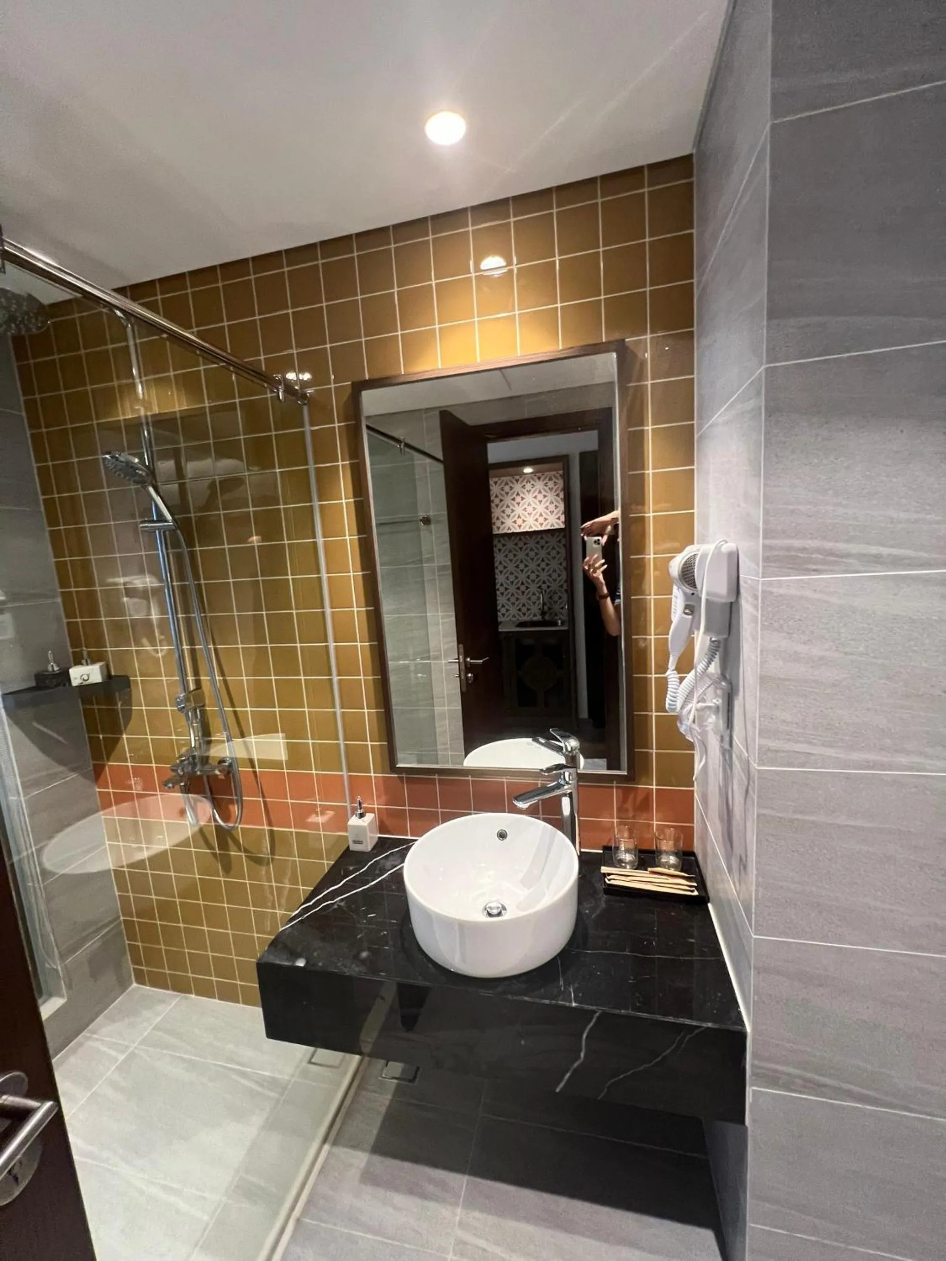 Shower in Mandala Cham Bay Mũi Né