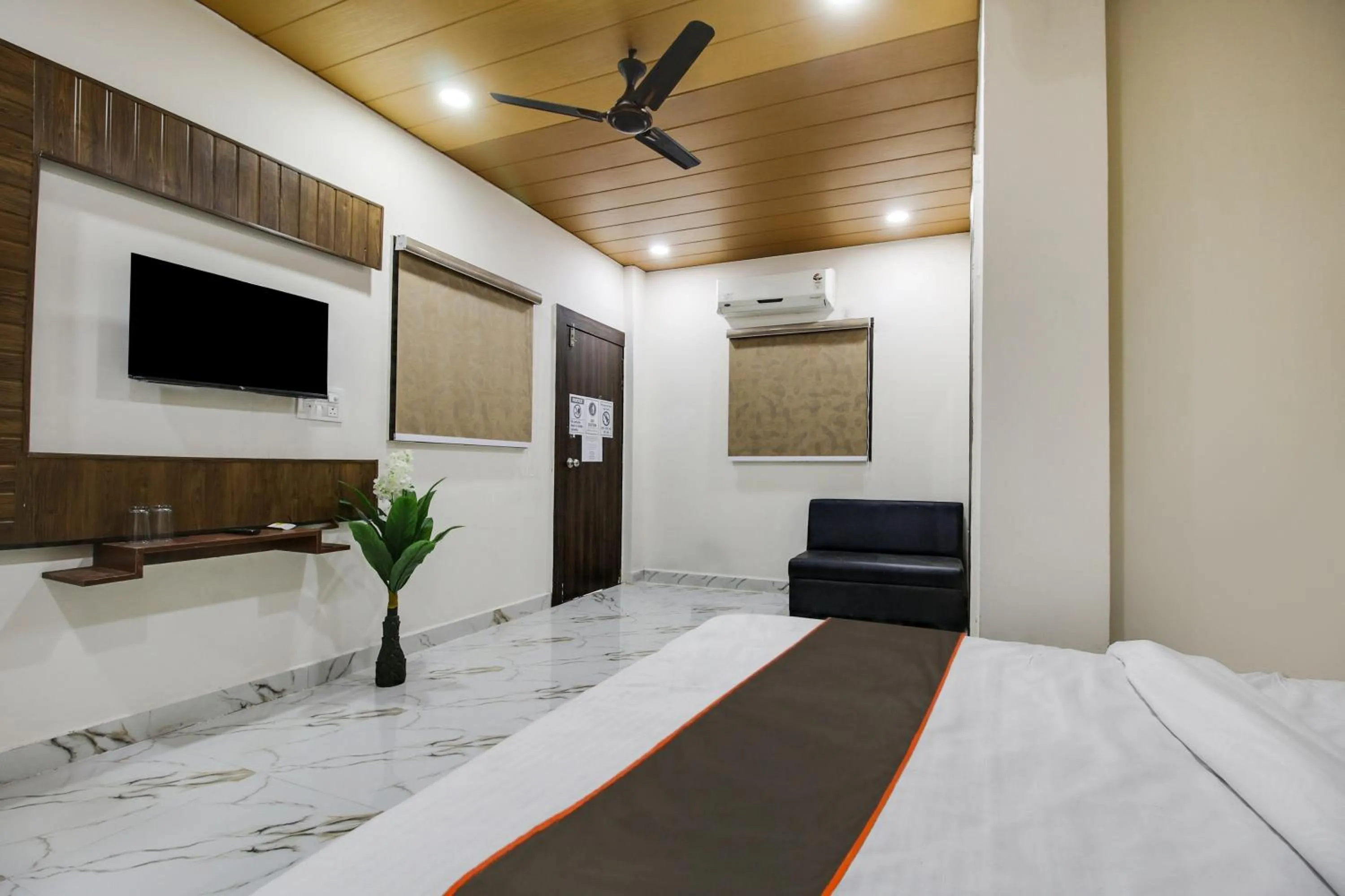 Bedroom, Bed in Hotel O by OYO Sawariya Regency