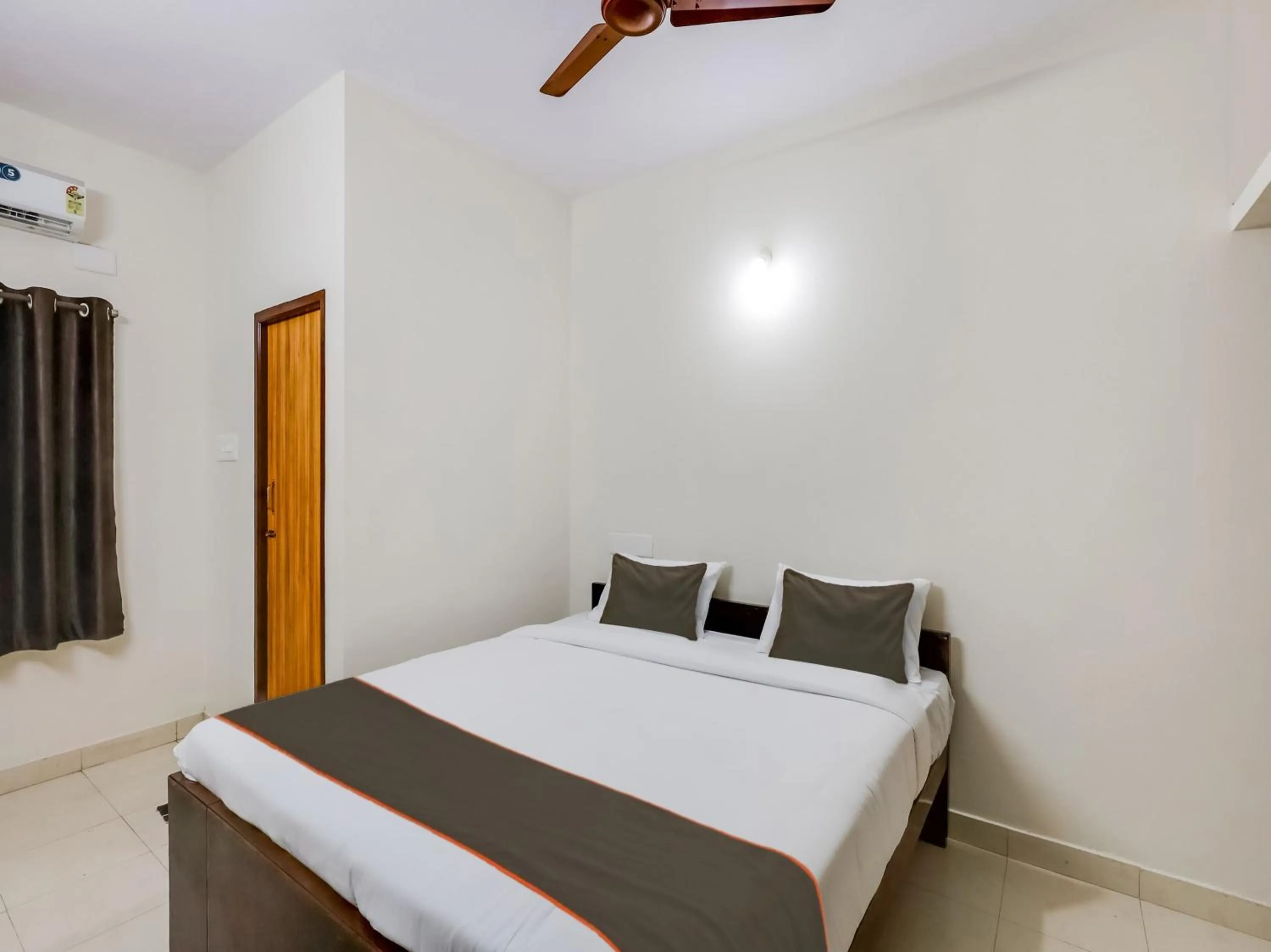 Bedroom in Hotel O Valasaravakkam