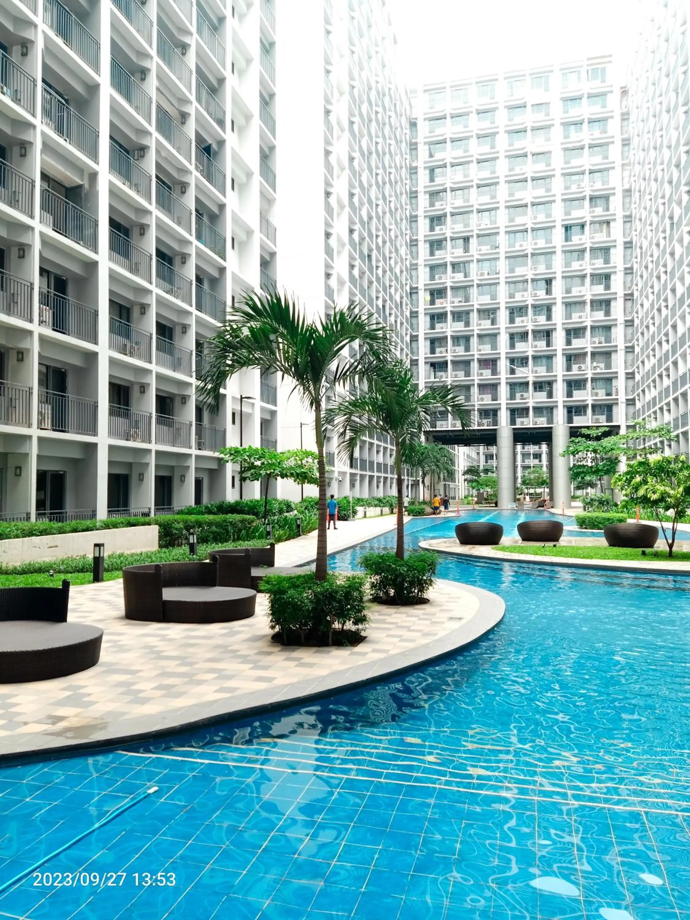 Shore 2 Residences 1BR Deluxe Room in MOA Complex