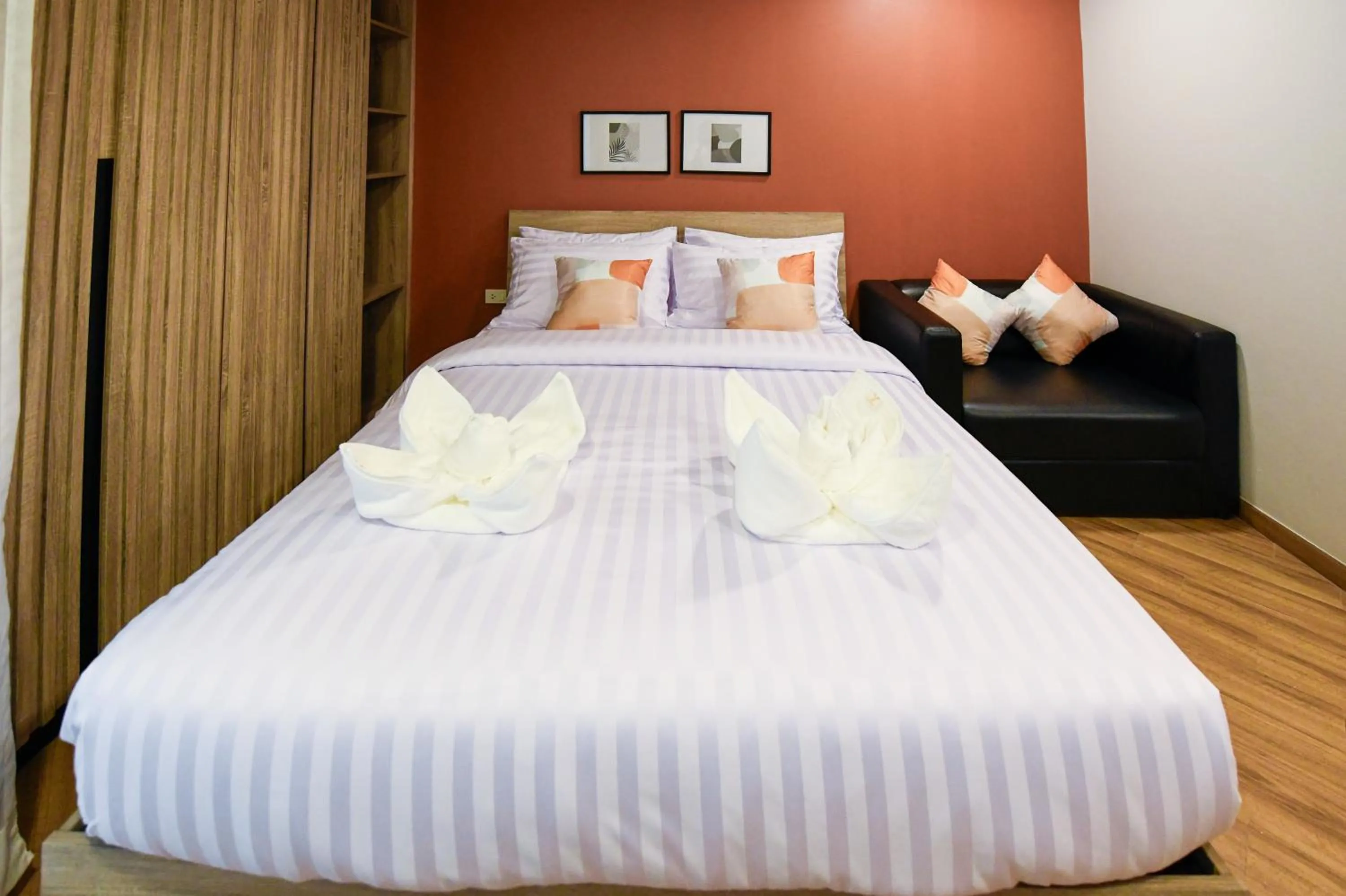 Bedroom, Bed in You Hotel