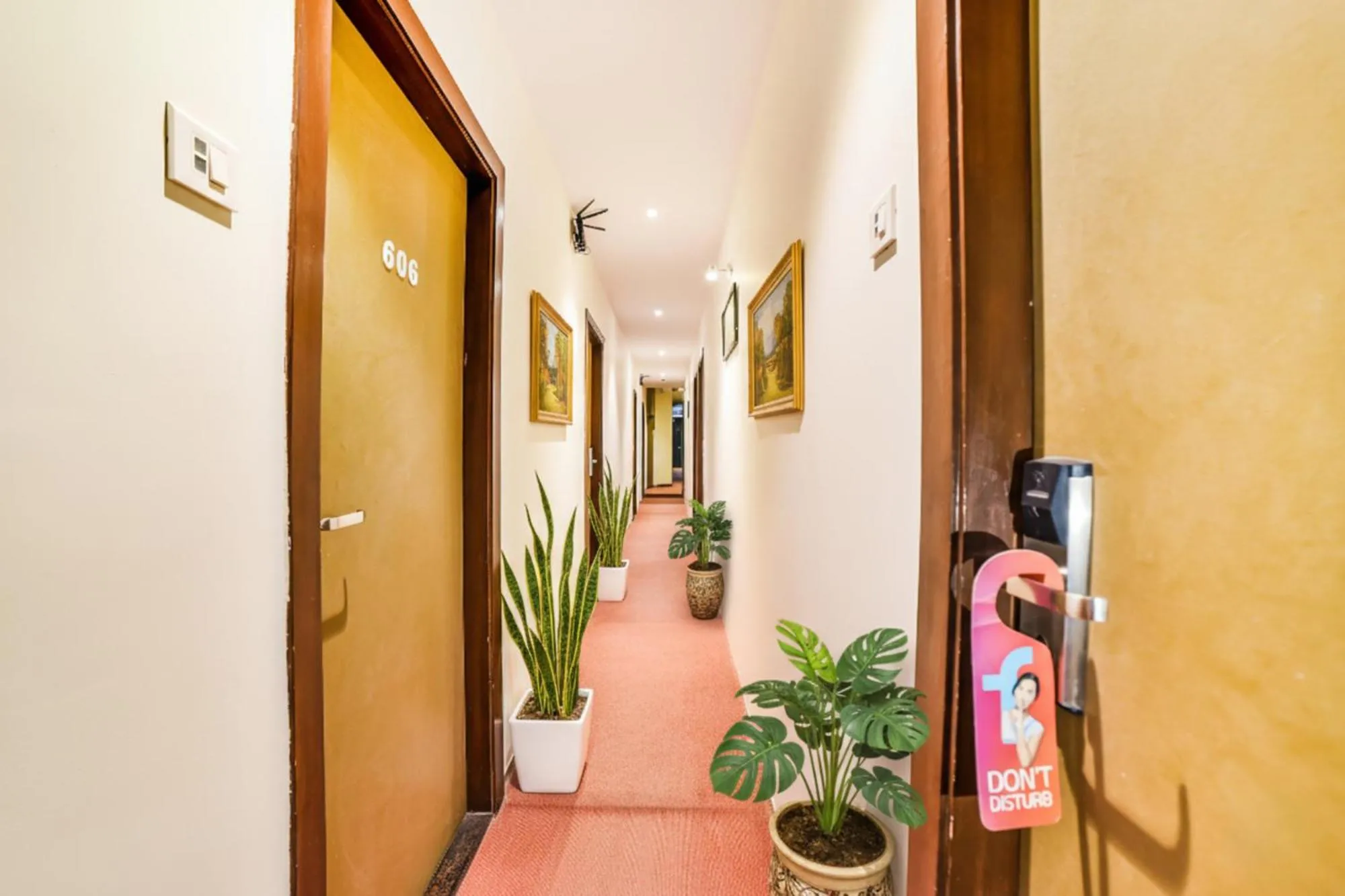 Lobby or reception in FabHotel Ascot International II - Nr Mumbai International Airport