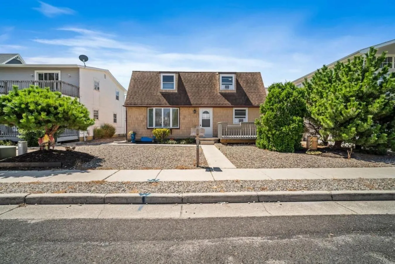 Property building in Full House 2 Blocks from Beach