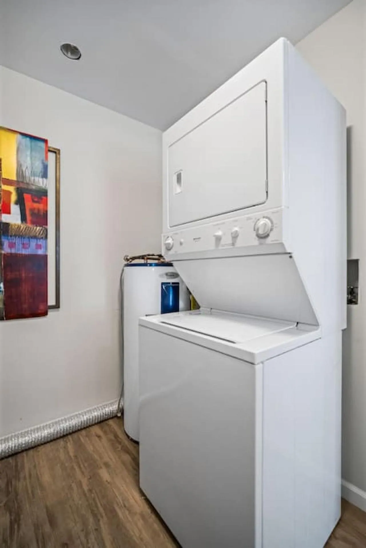 washing machine in Full House 2 Blocks from Beach