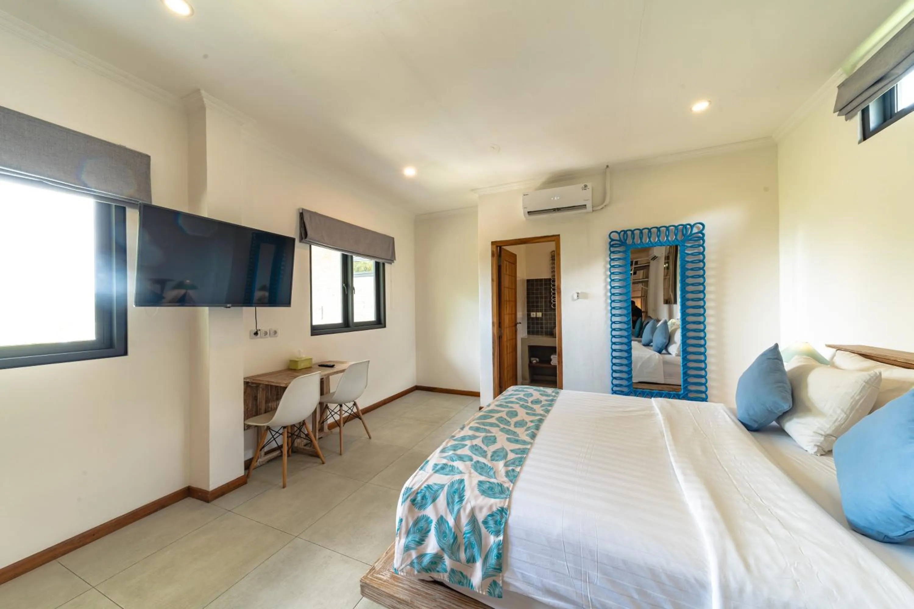 Photo of the whole room, Bed in Komodo Suites Downtown