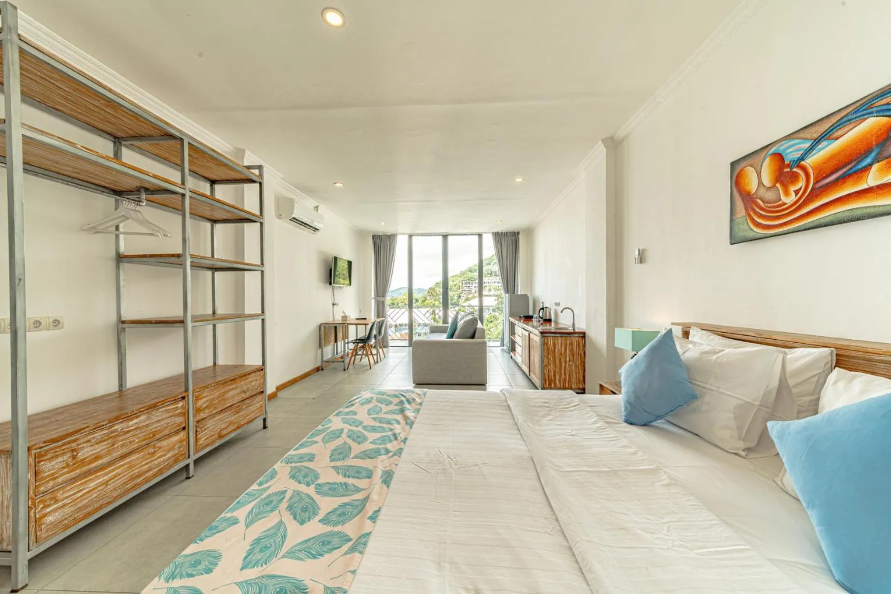 Bedroom, Bed in Komodo Suites Downtown