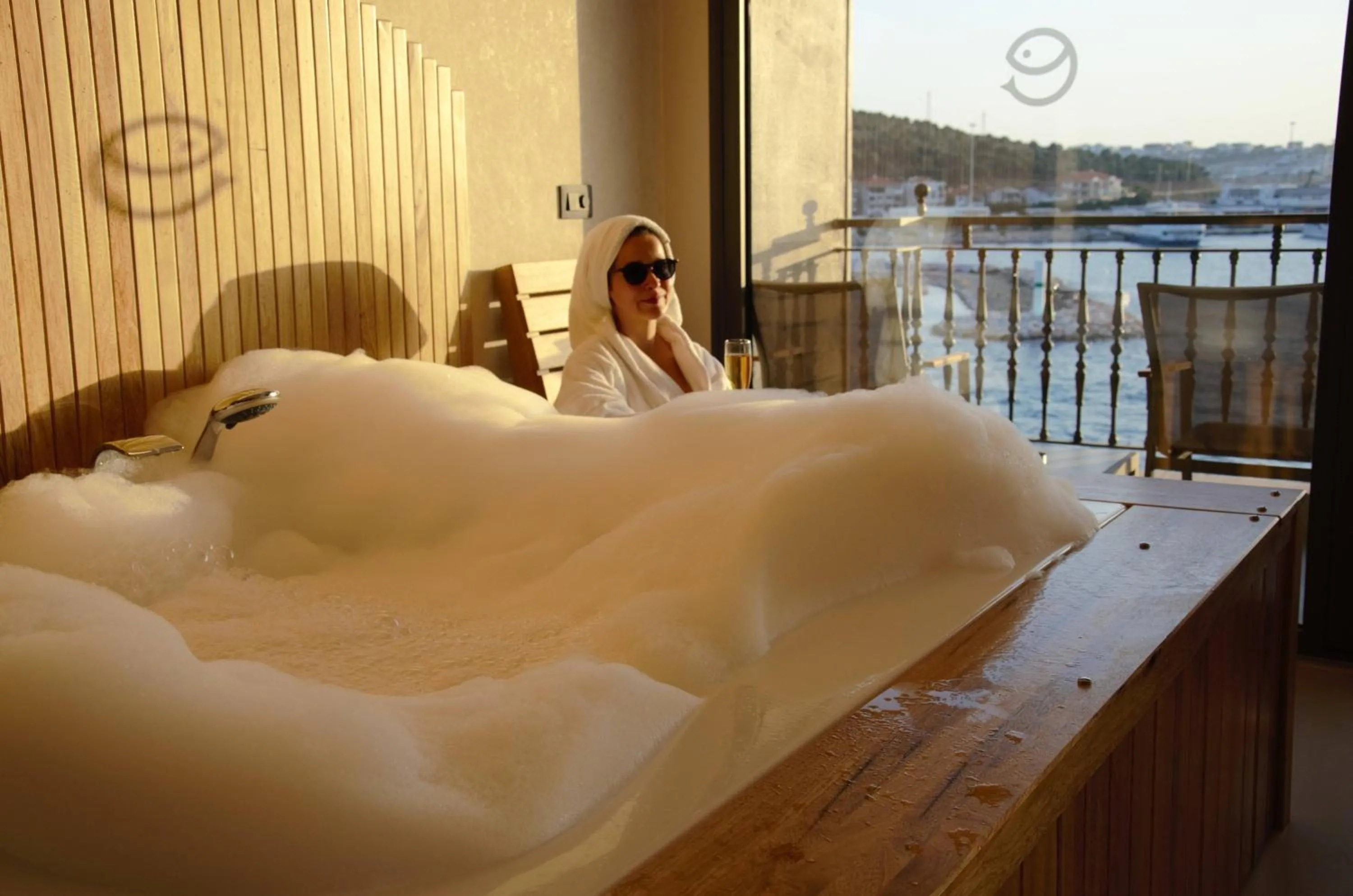 Hot Tub in ERTAN OTEL