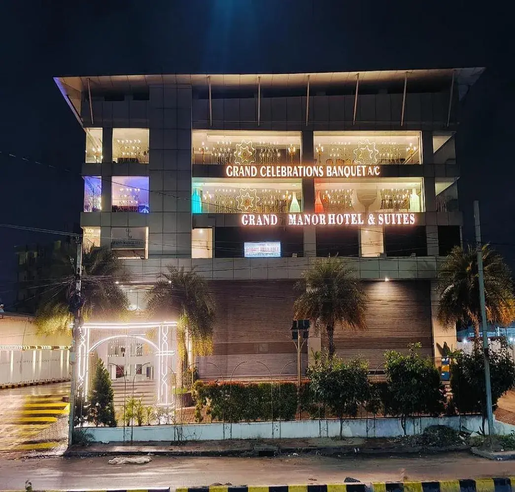 Property building in Grand Manor Suites Property building in Grand Manor Suites