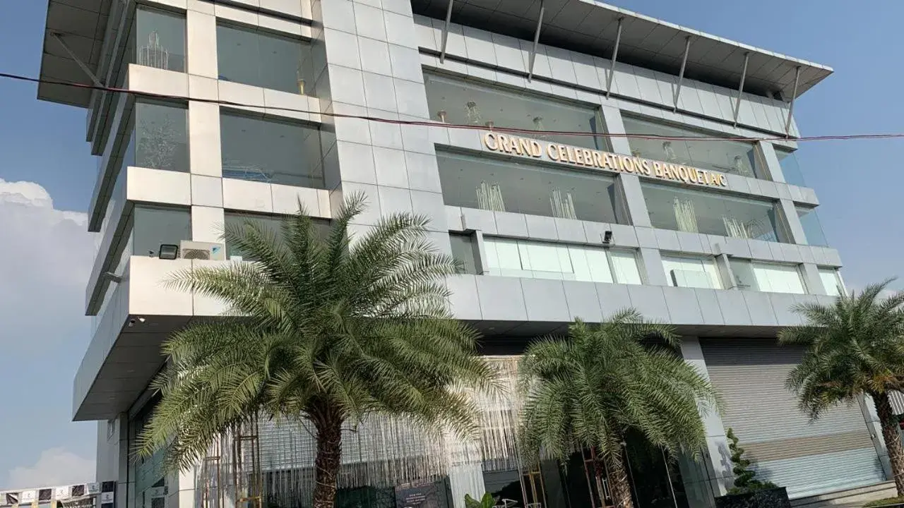 Grand Manor Suites Grand Manor Suites