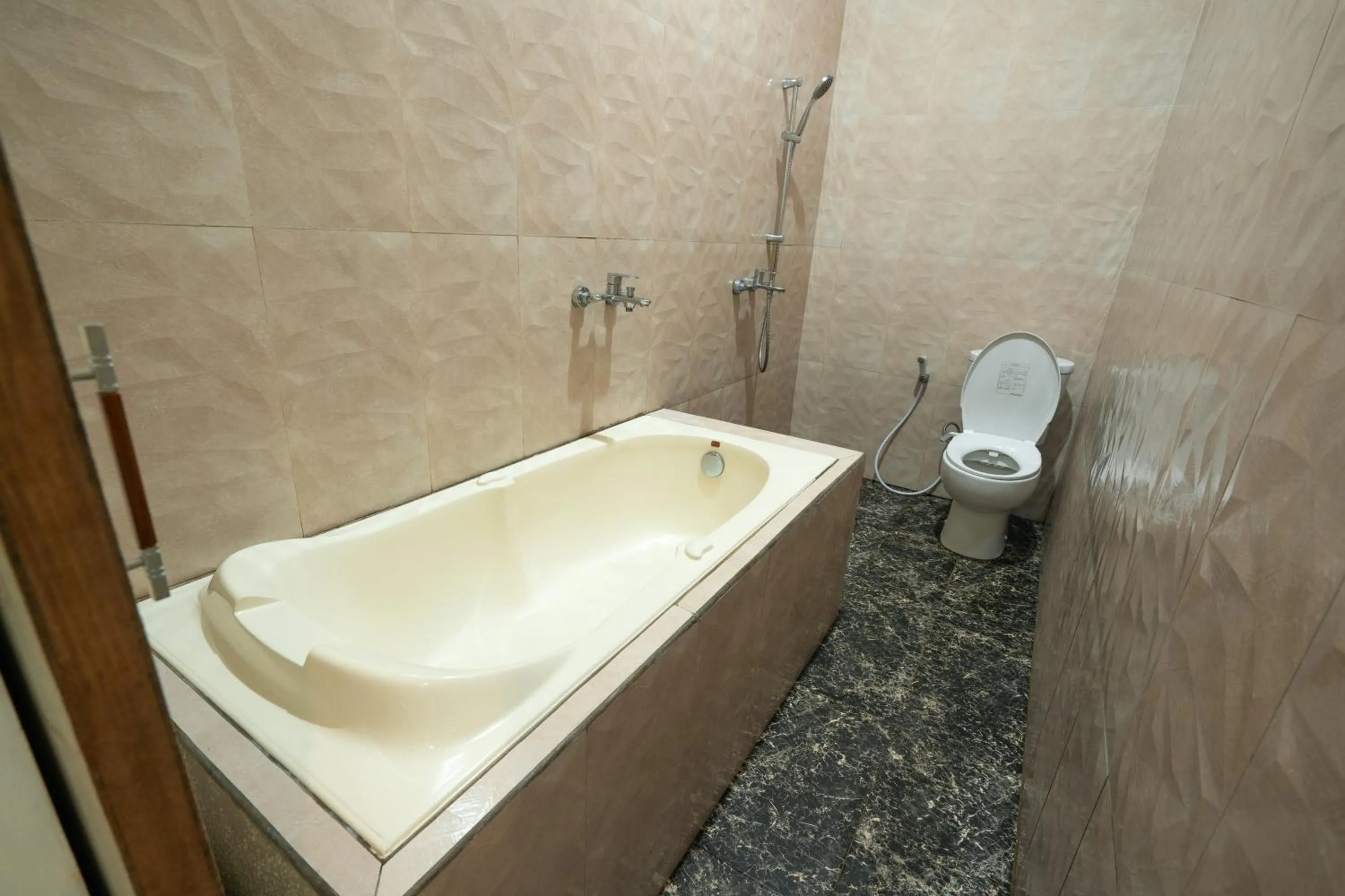 Shower in Kinkeo Borobudur