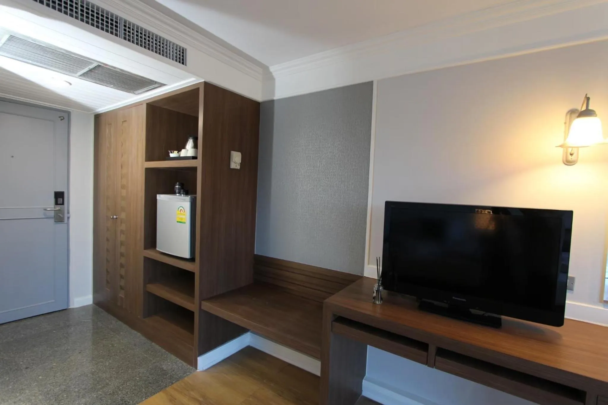 TV and multimedia in Coco Beach Hotel Jomtien Pattaya