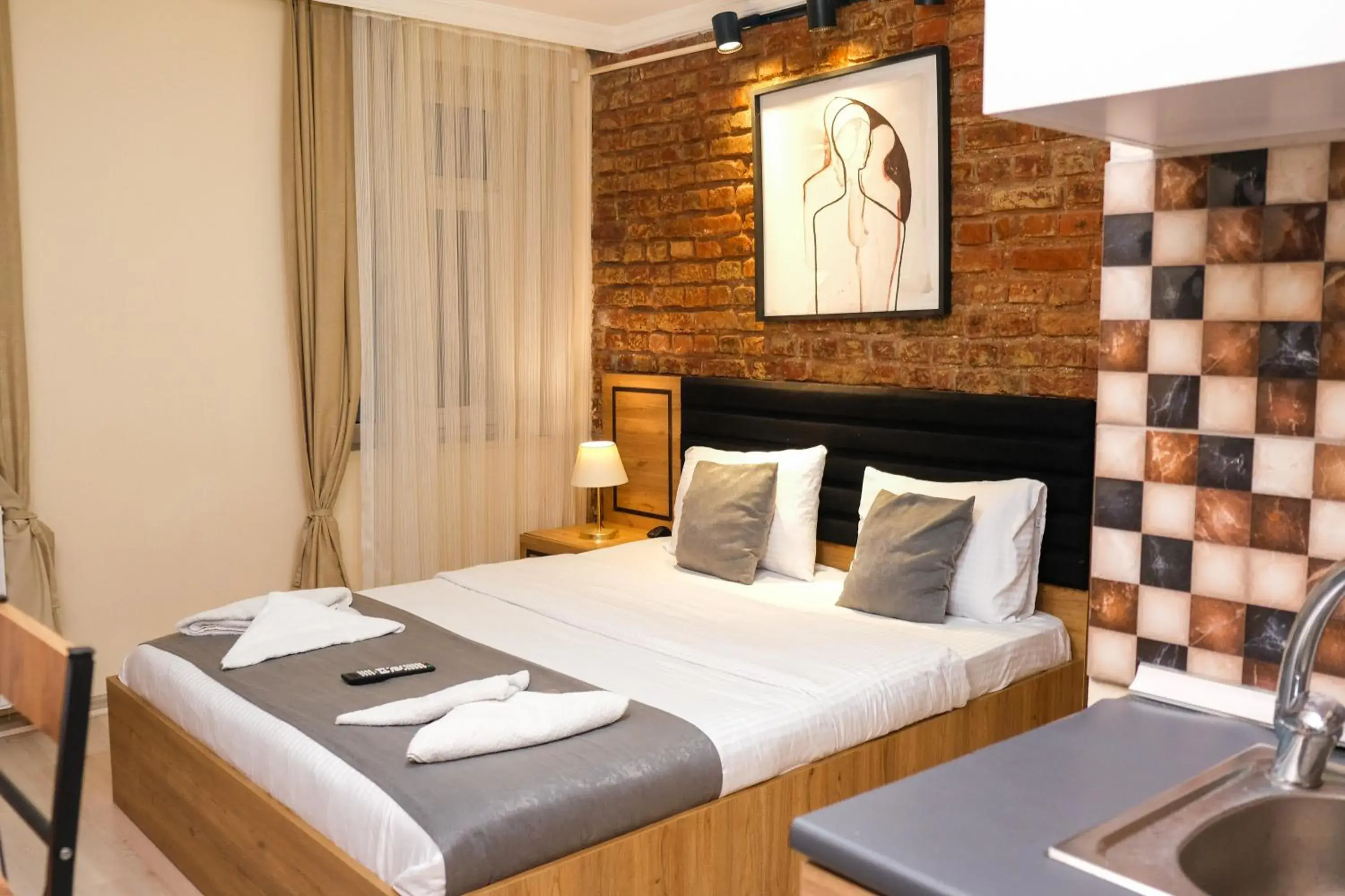 Bed in Taksim Nikea Suites 80 Bed in Taksim Nikea Suites 80