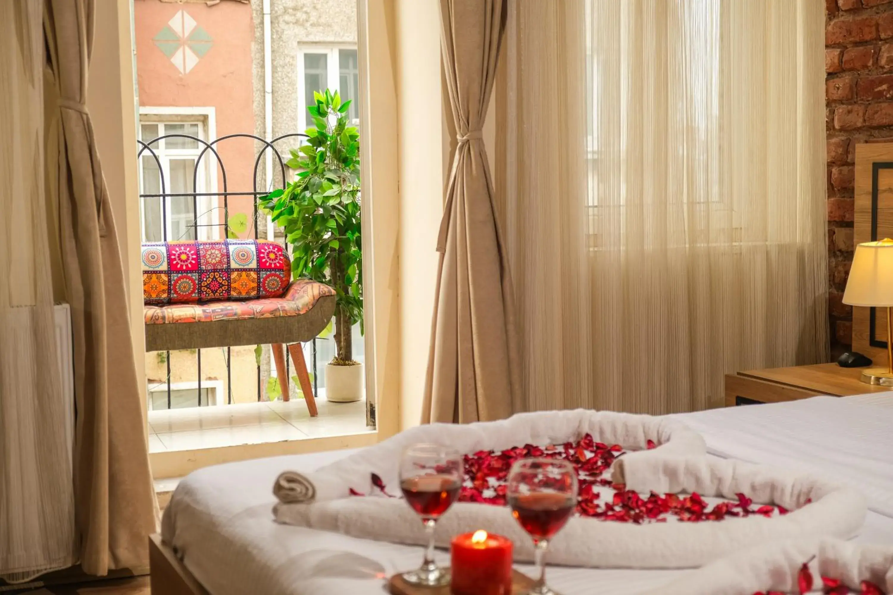 Bed in Taksim Nikea Suites 80 Bed in Taksim Nikea Suites 80