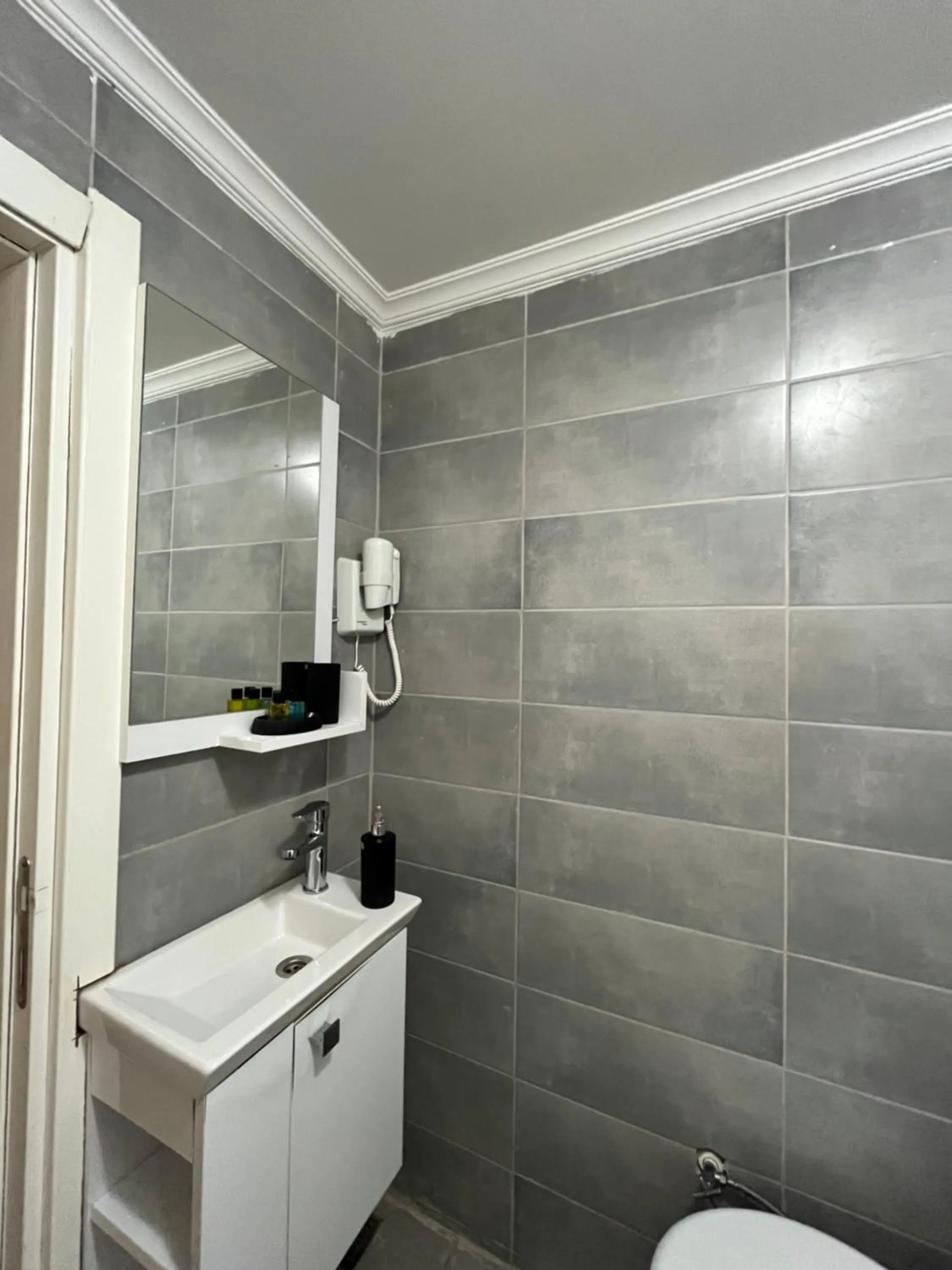 Shower in Taksim Nikea Suites 80