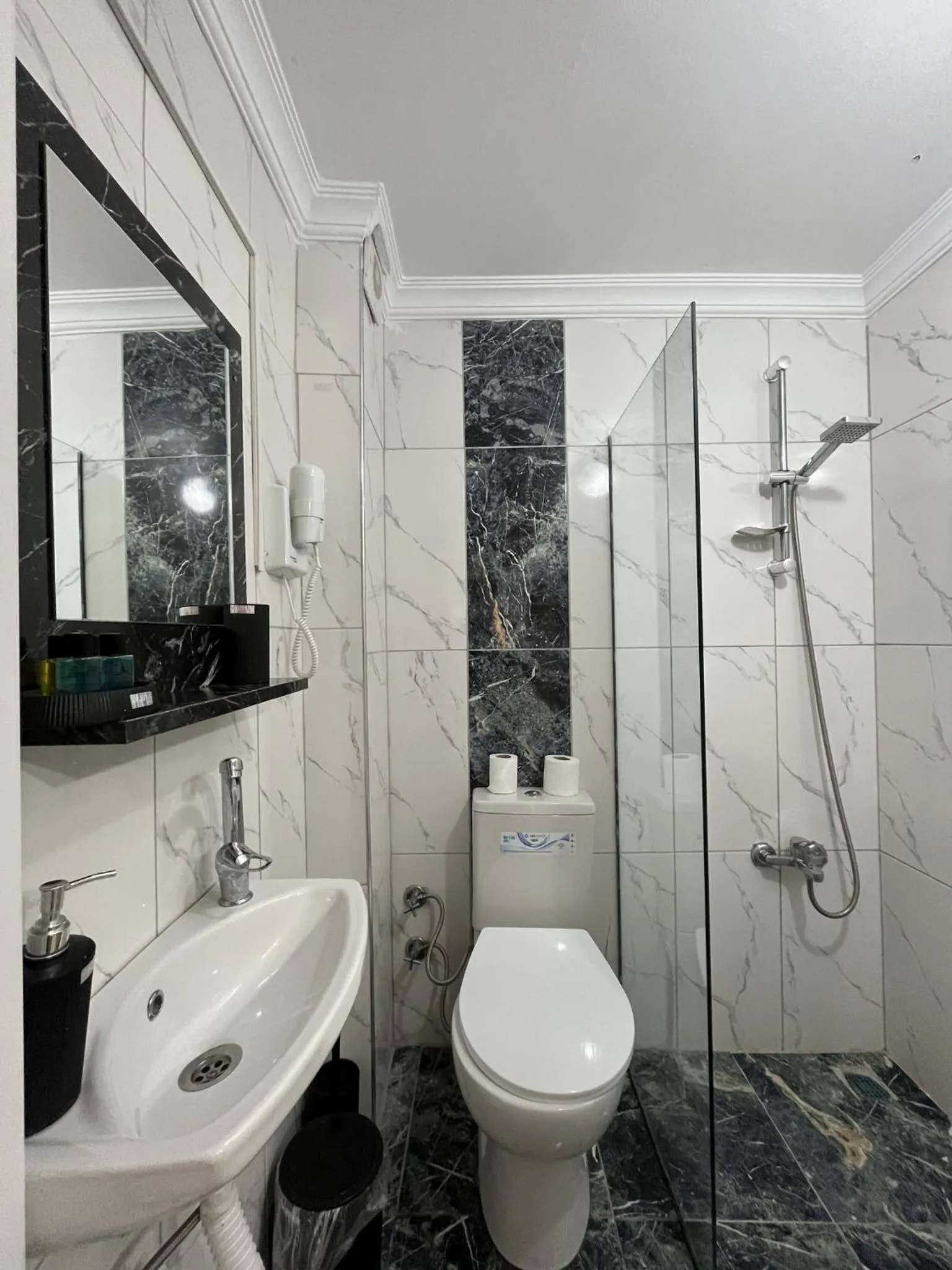 Shower in Taksim Nikea Suites 80