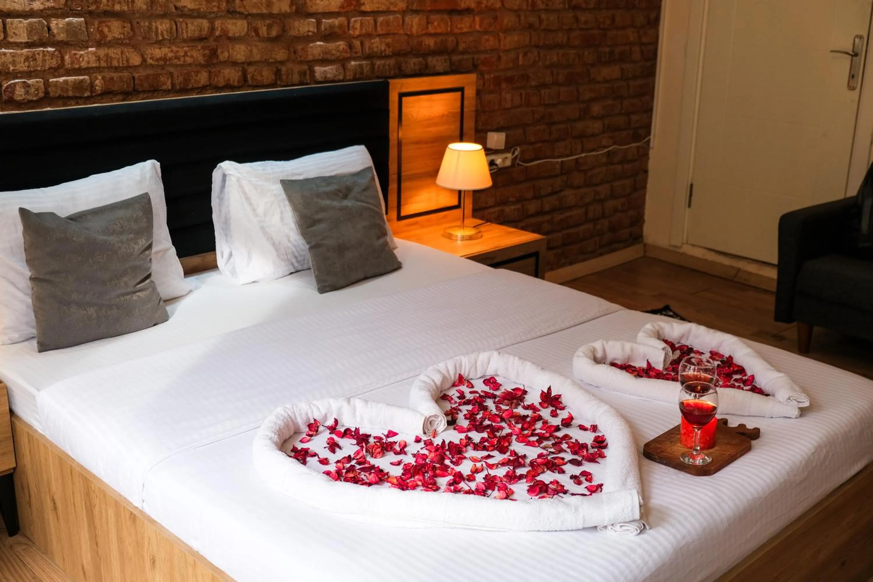 Bed in Taksim Nikea Suites 80