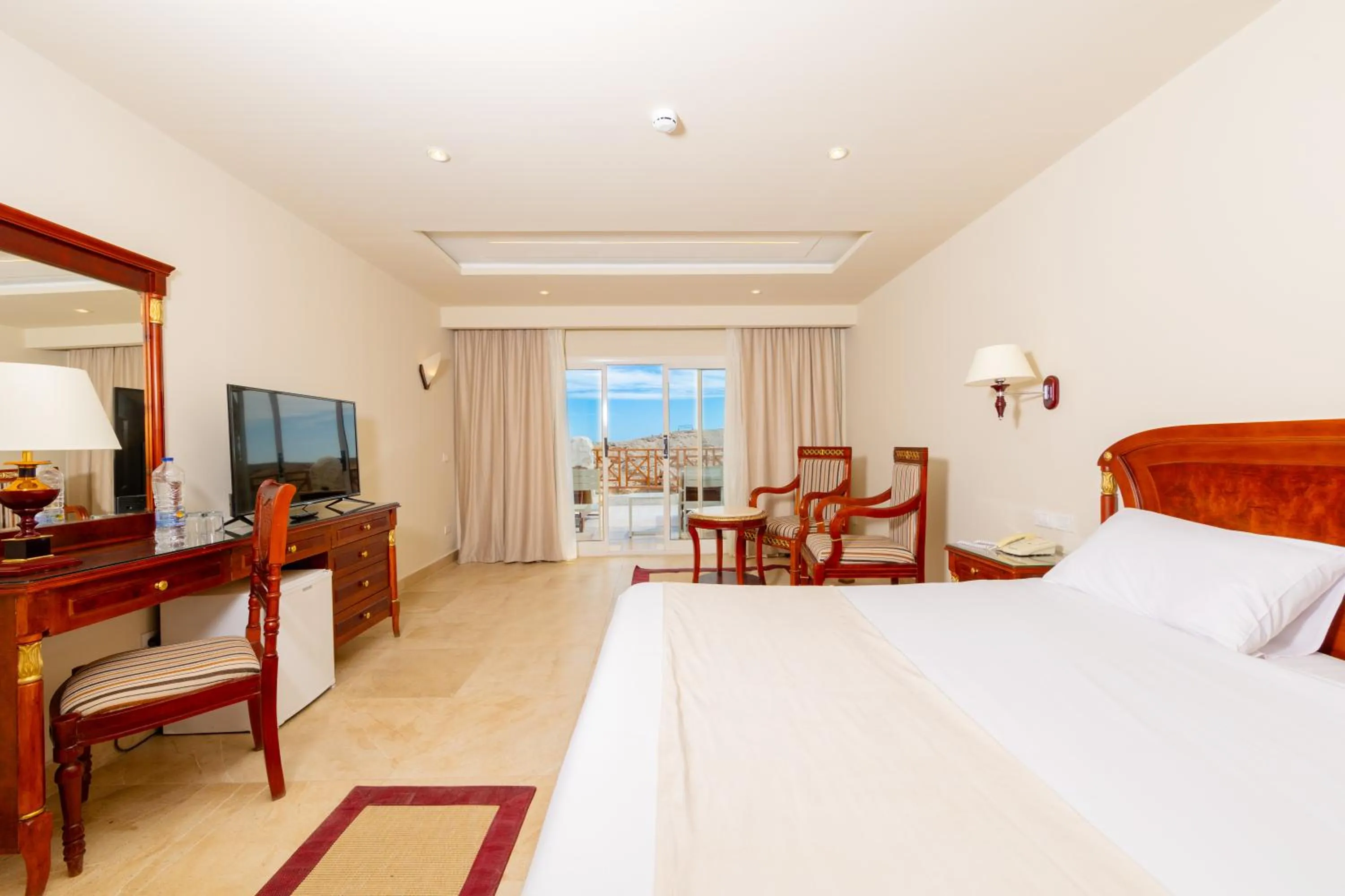 Photo of the whole room, Bed in Siva Golden Bay Makadi