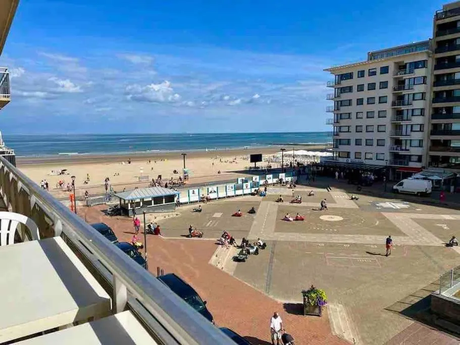 Sfeervol Appartement met Zeezicht
