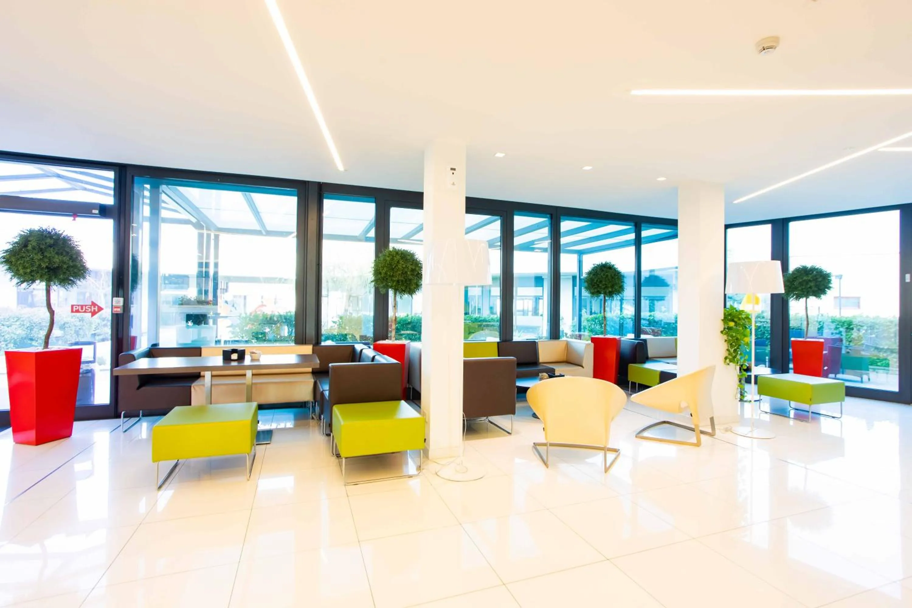 Lobby or reception in AN Hotel Milano Melegnano