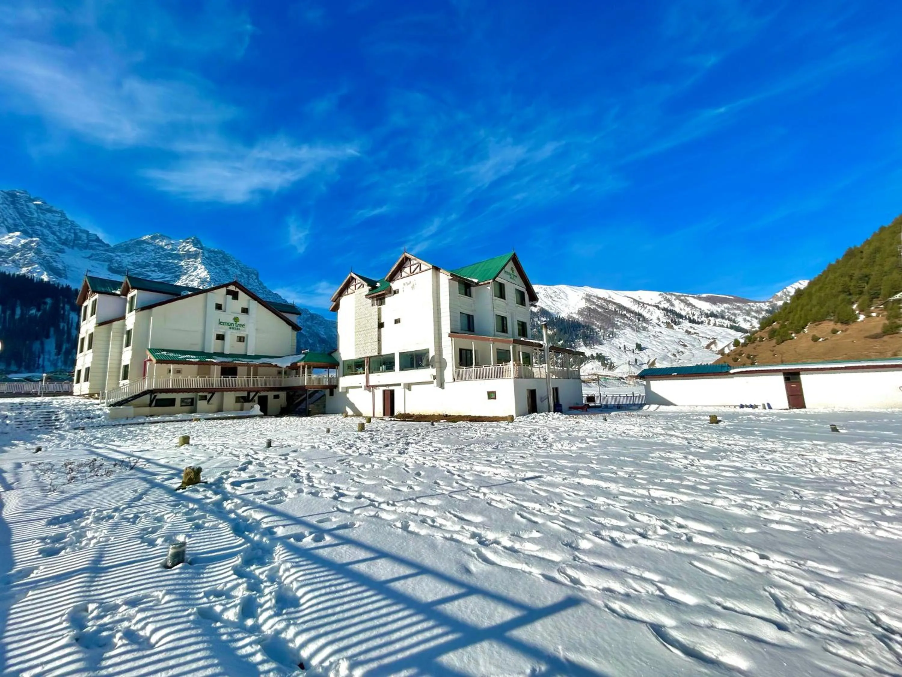 Lemon Tree Hotel, Sonmarg by the Riverside