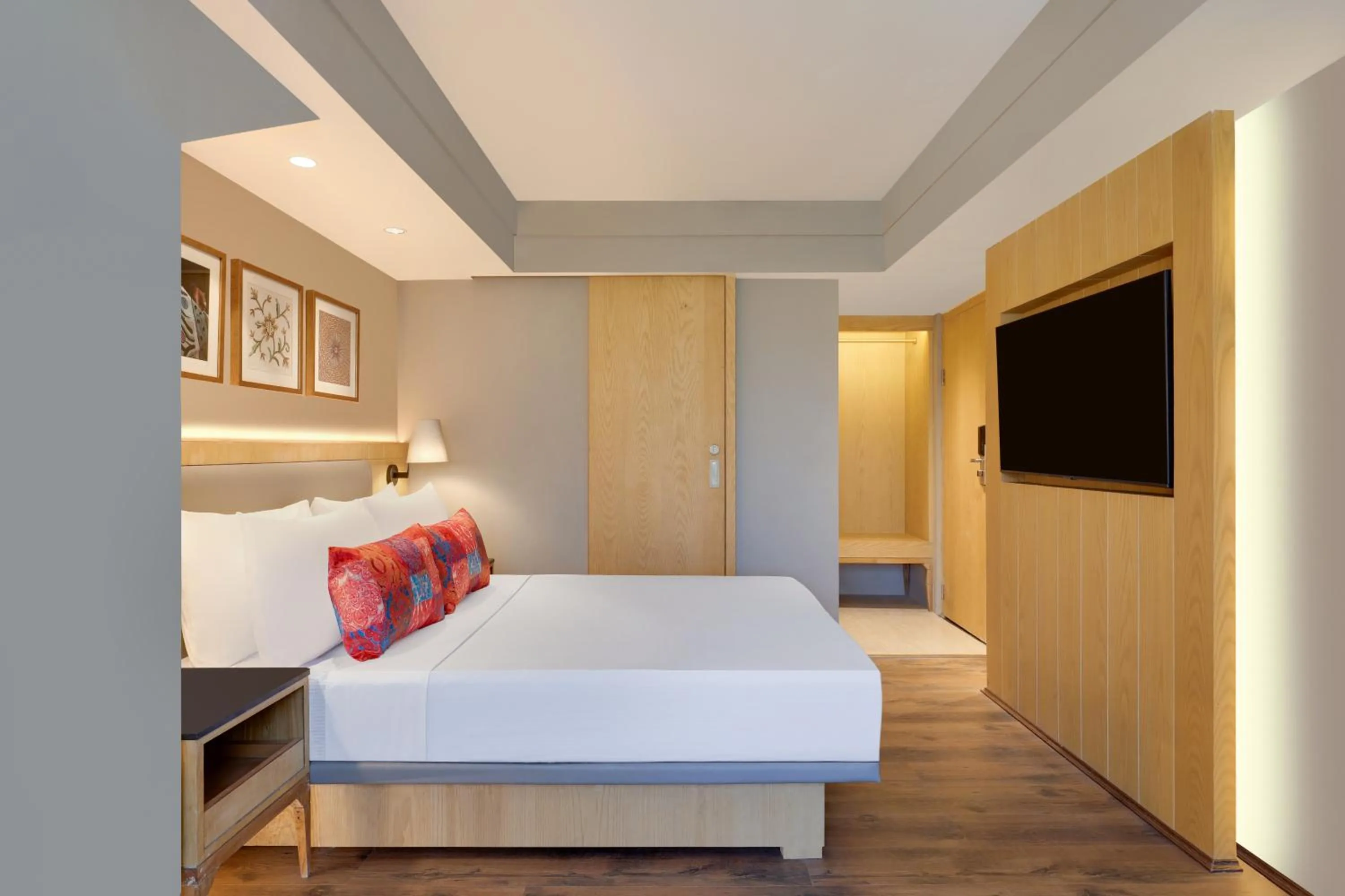 Bed in Lemon Tree Hotel, Sonmarg by the Riverside