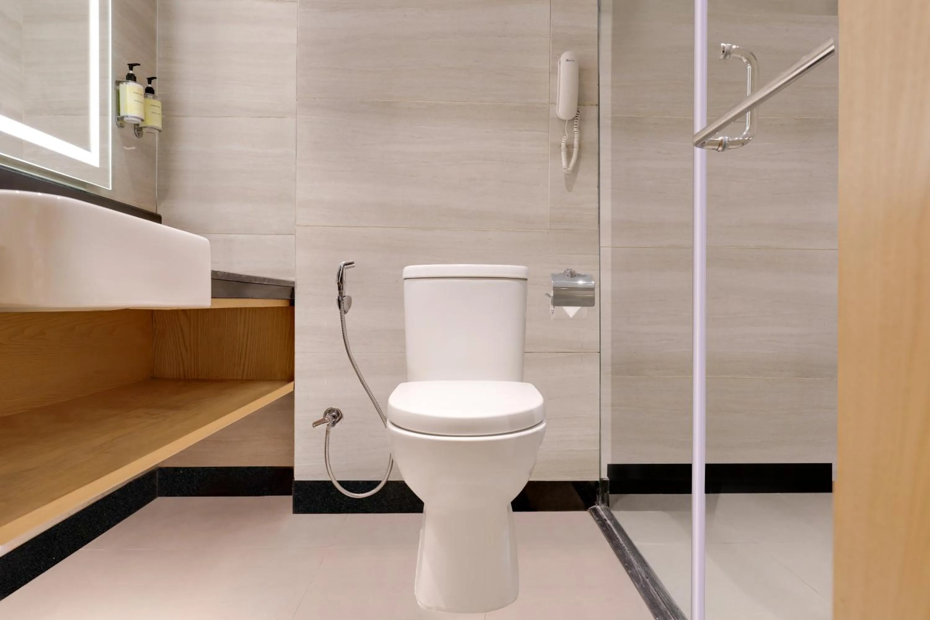 Lemon Tree Hotel, Sonmarg by the Riverside