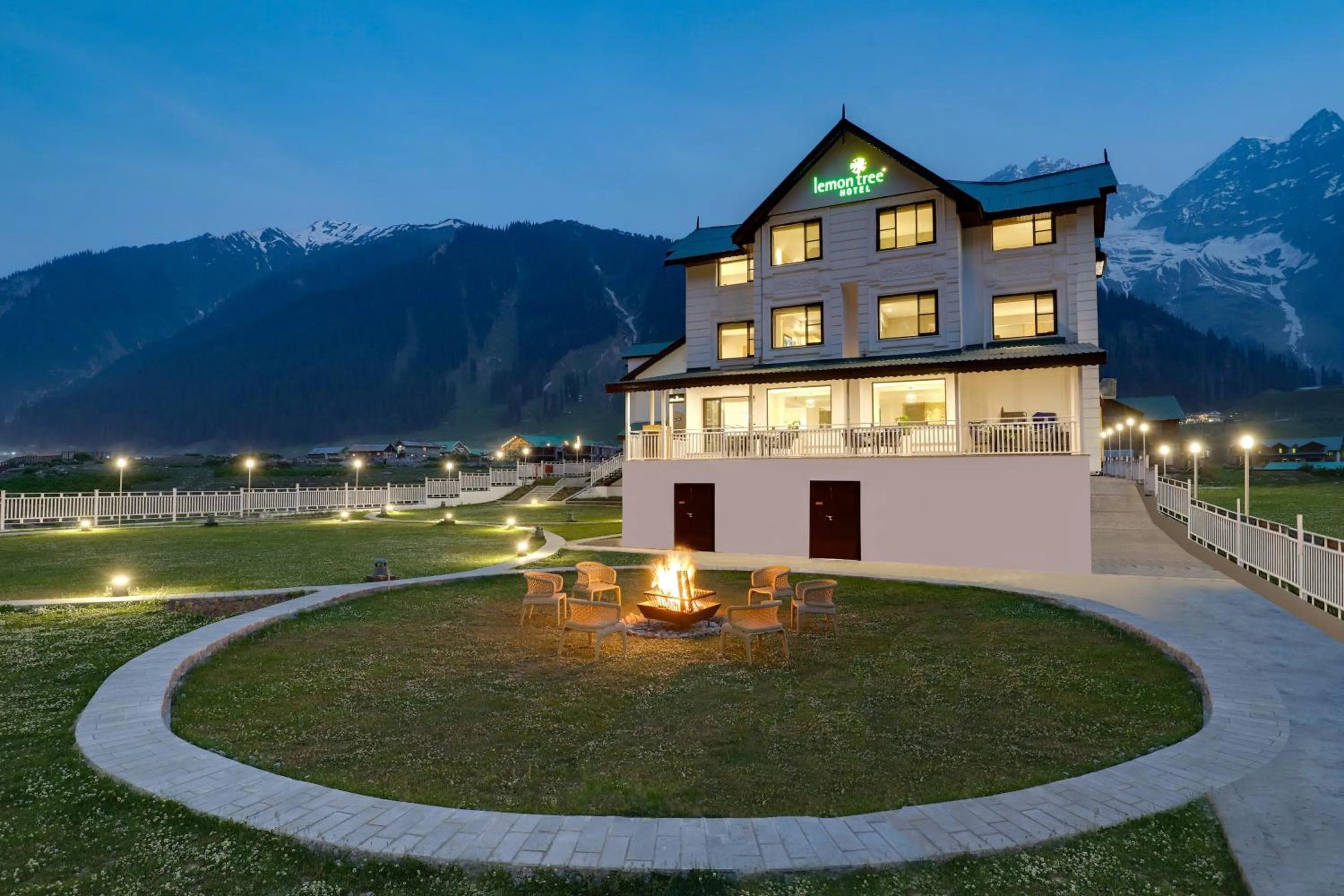 Lemon Tree Hotel, Sonmarg by the Riverside