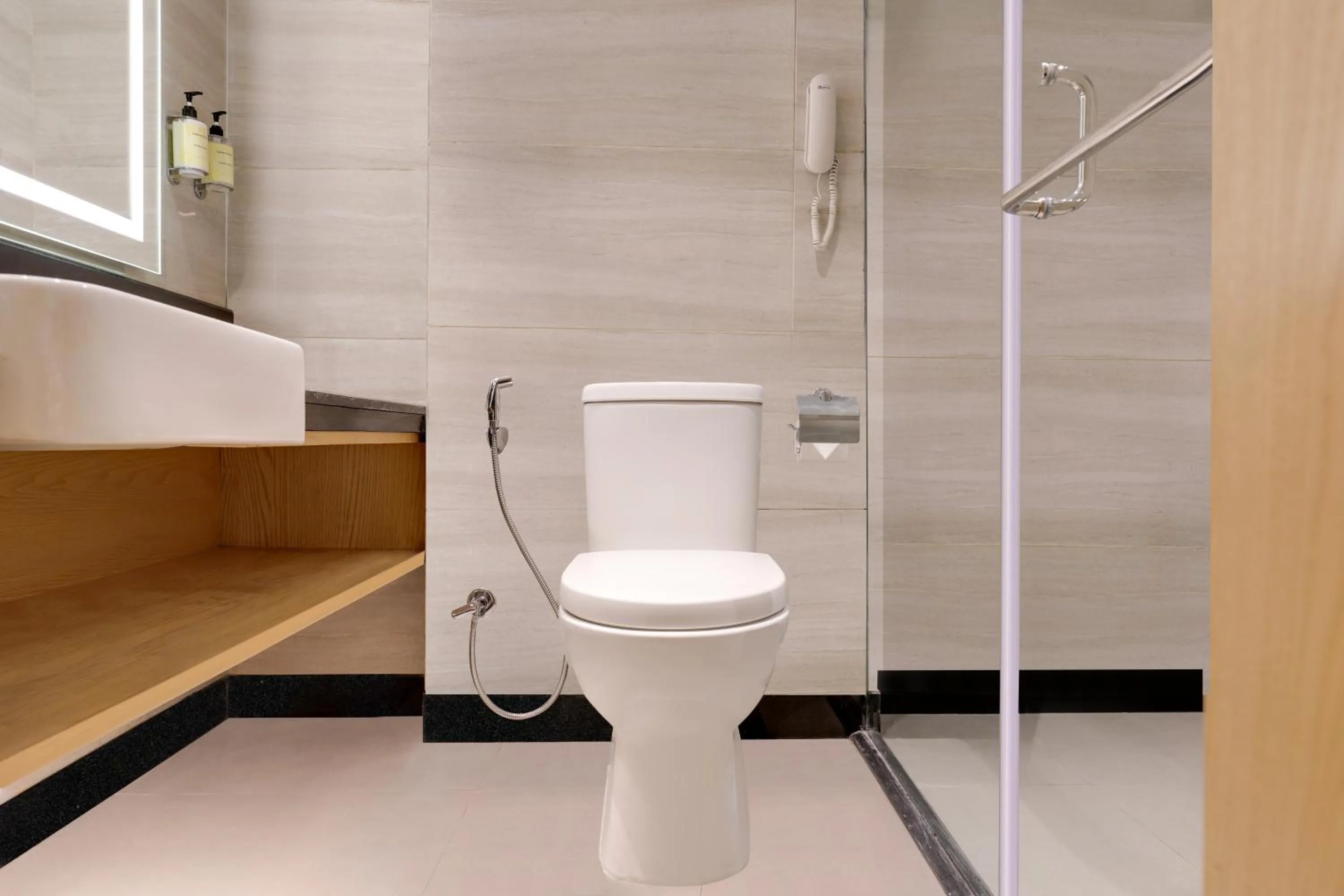 Lemon Tree Hotel, Sonmarg by the Riverside