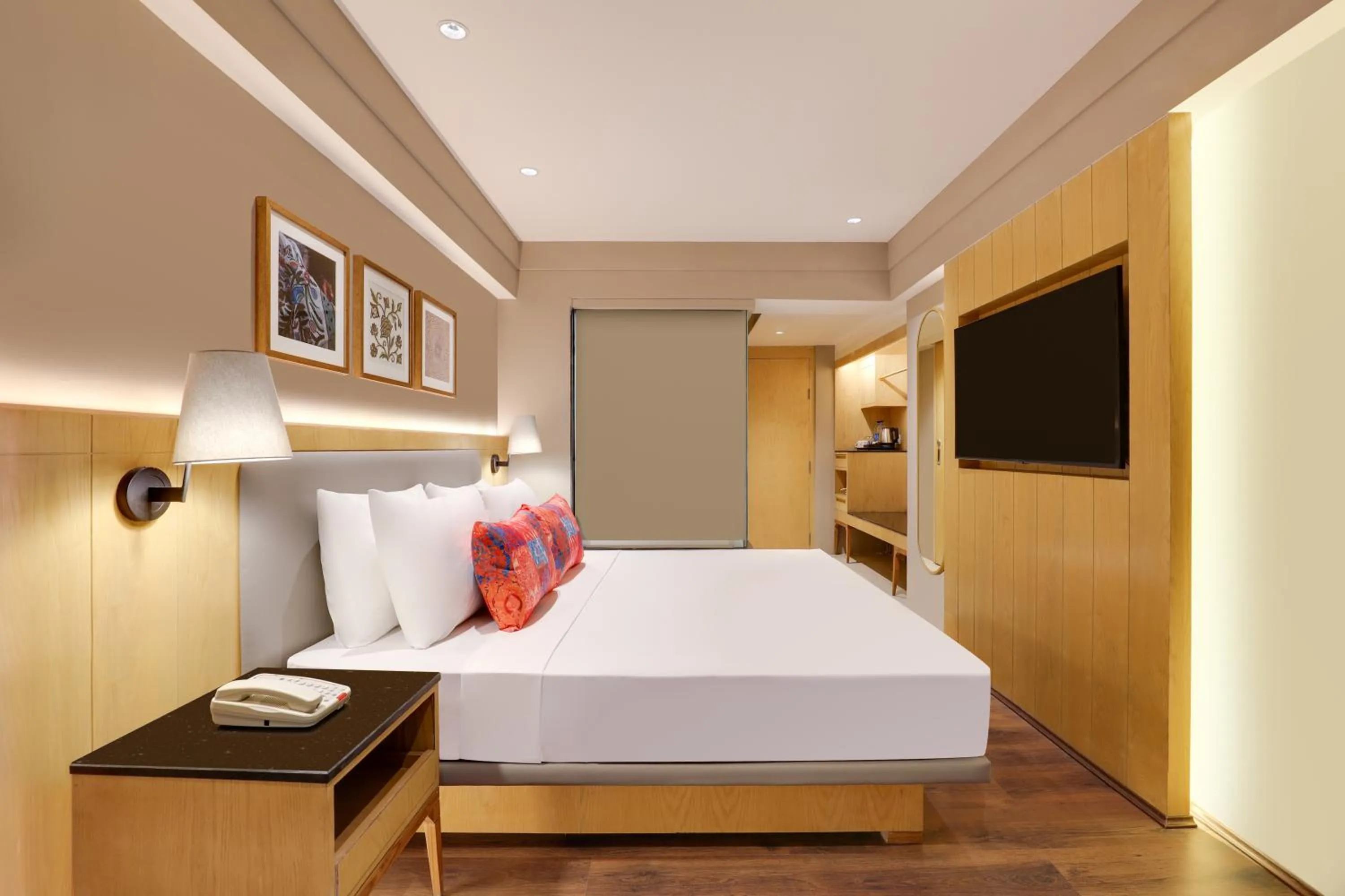 Bed in Lemon Tree Hotel, Sonmarg by the Riverside