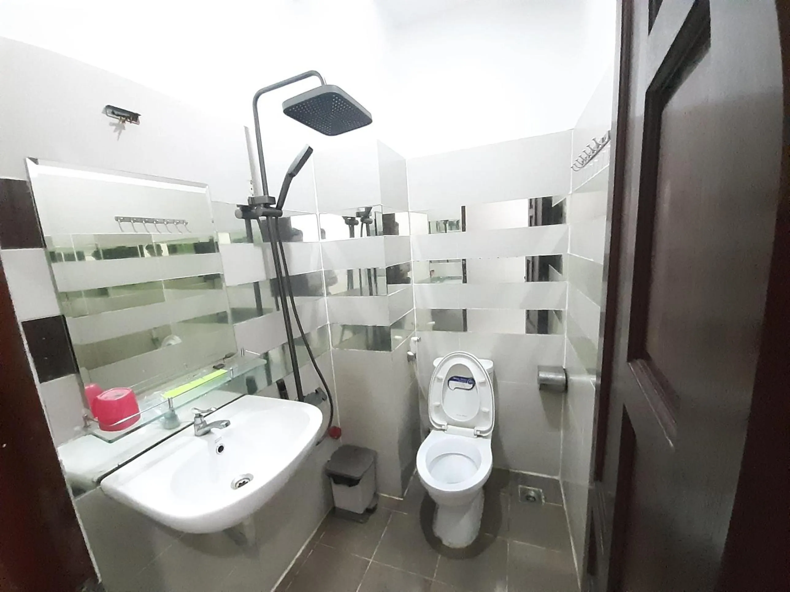 Bathroom in Tam My Hotel