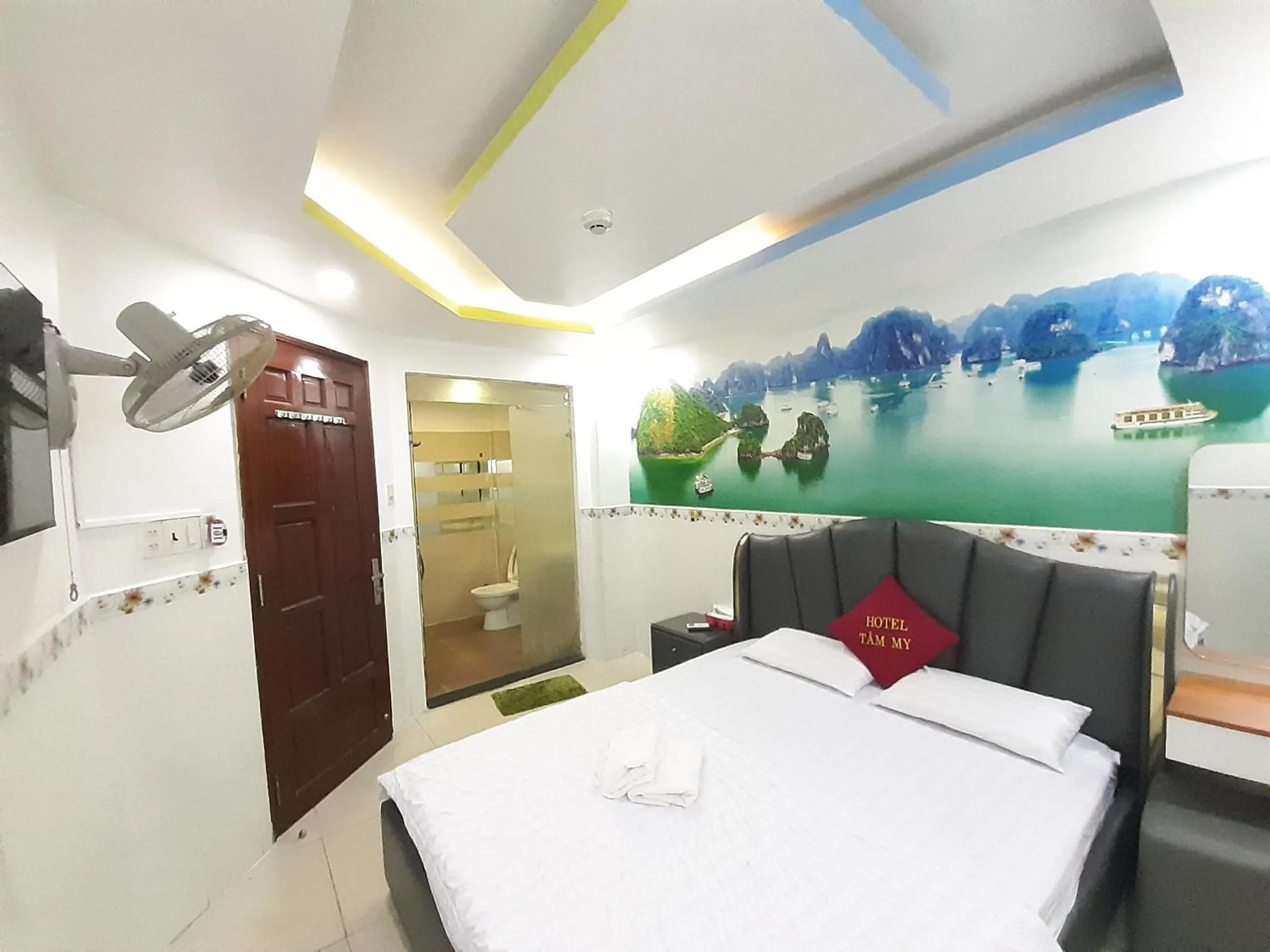 Bedroom, Bed in Tam My Hotel