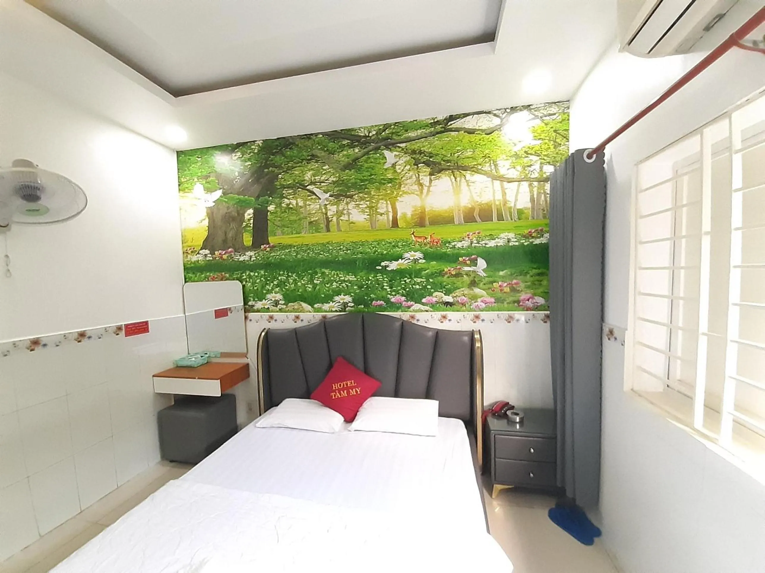 Bedroom, Bed in Tam My Hotel