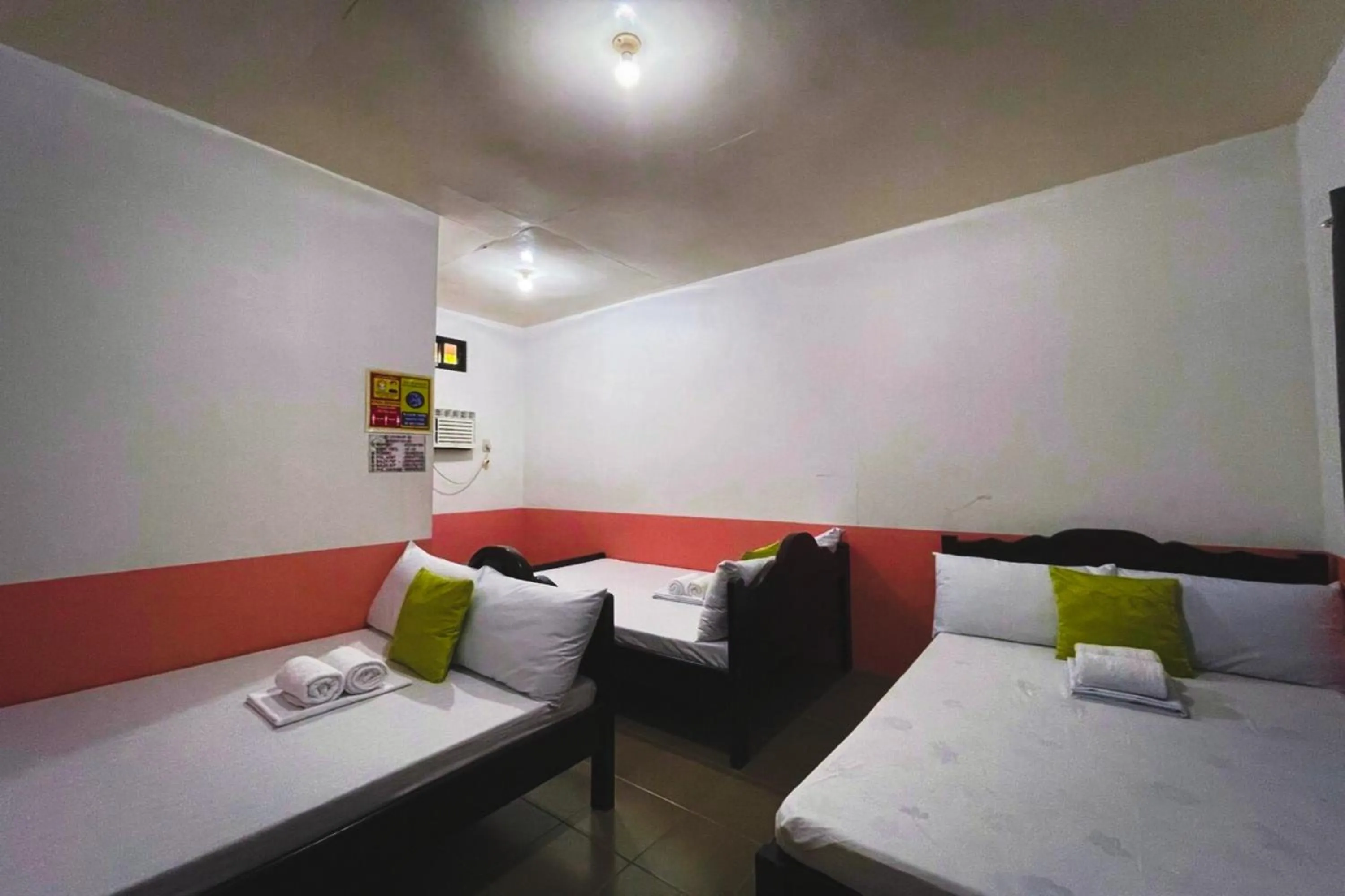 Bedroom, Bed in Jamjen's Lodge