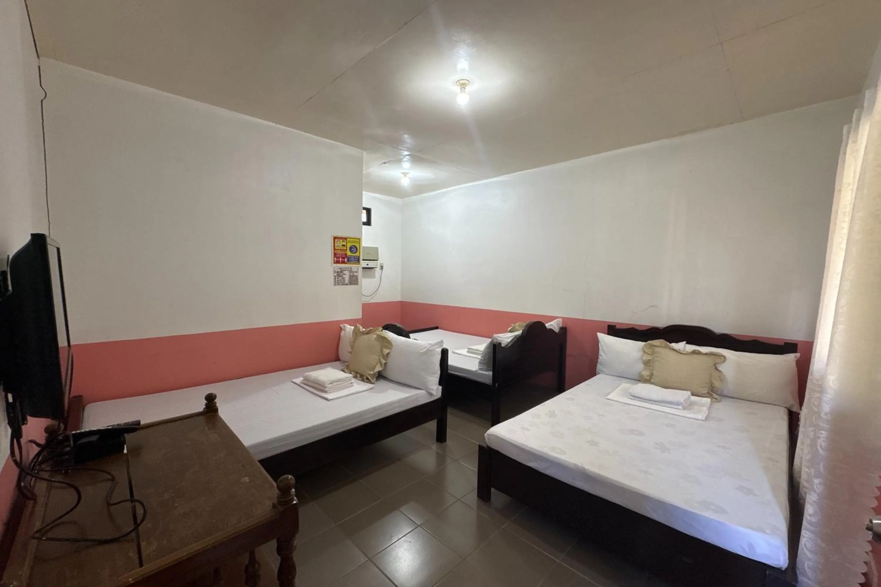 Bedroom, Bed in Jamjen's Lodge