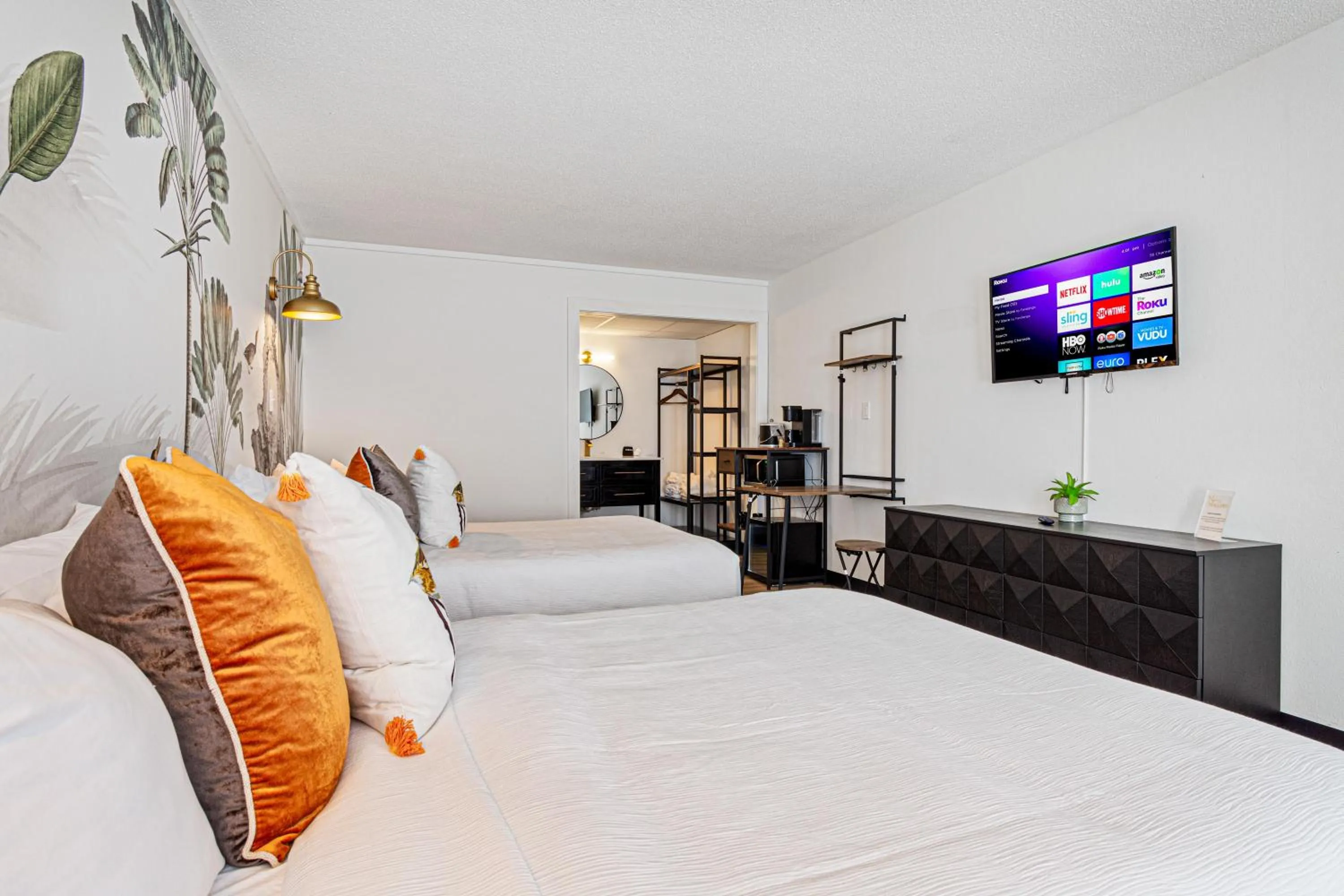 Bed in The Mallard Hotel & Suites