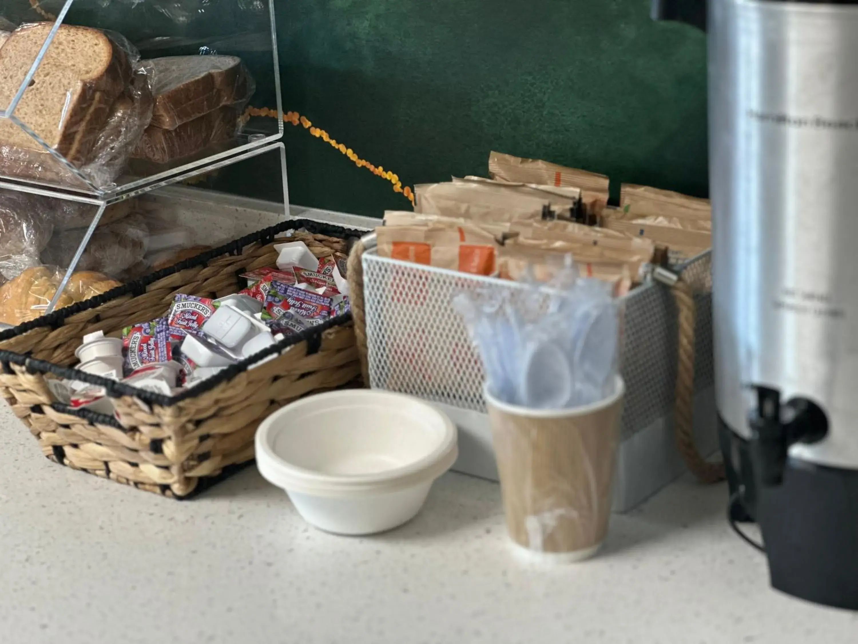 Breakfast in The Mallard Hotel & Suites Breakfast in The Mallard Hotel & Suites