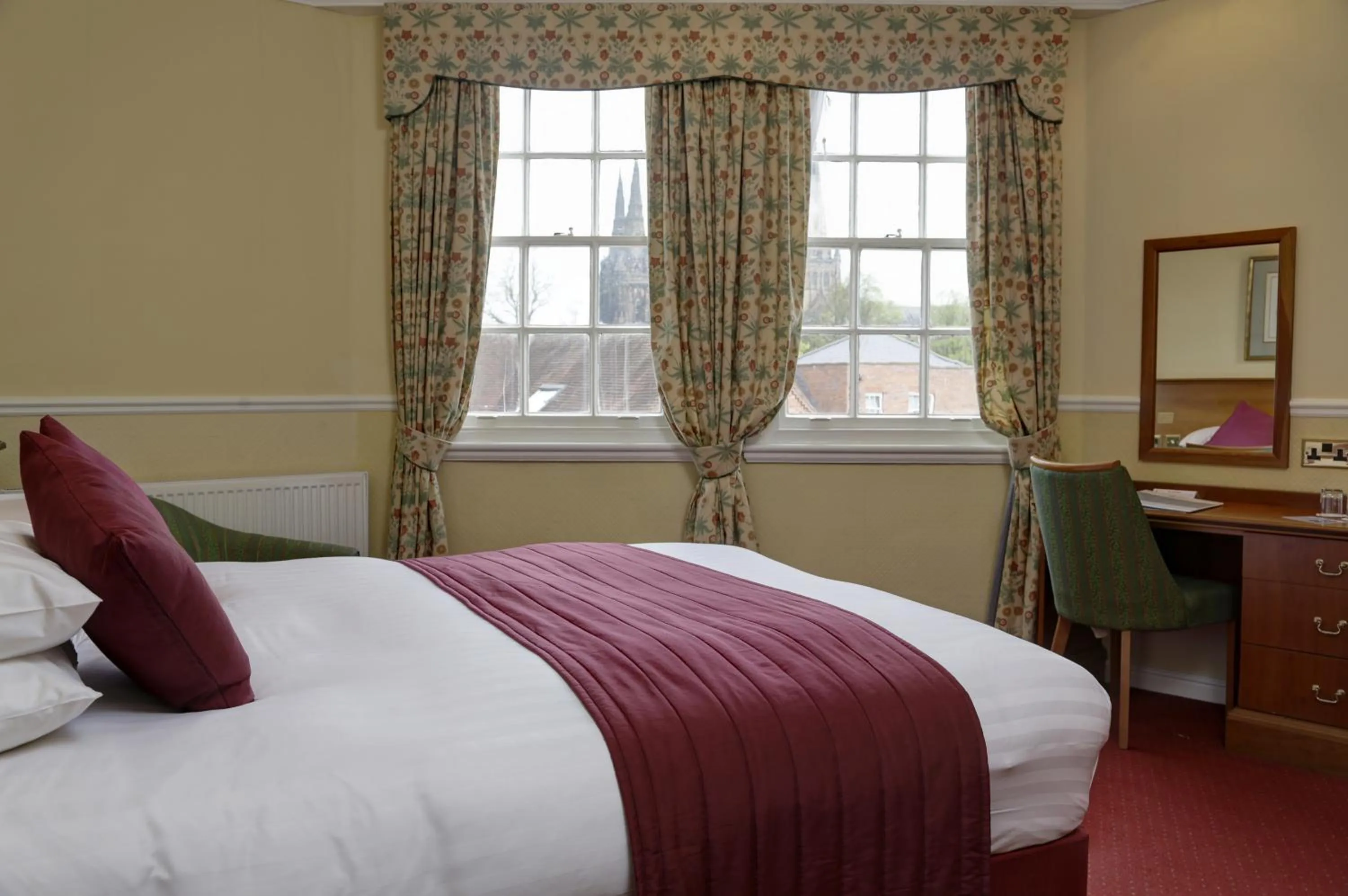 Bedroom, Bed in Best Western Lichfield City Centre The George Hotel