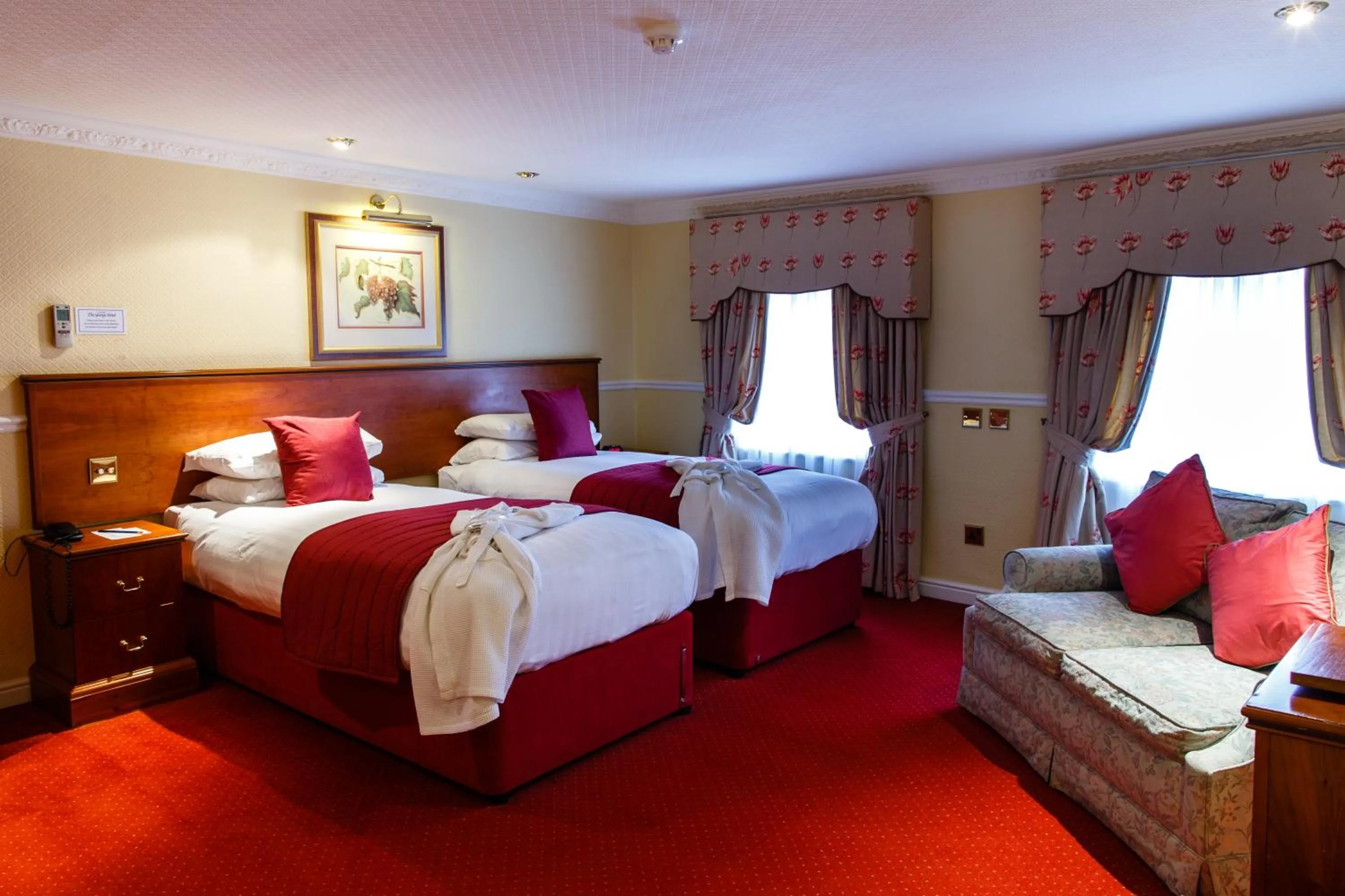 Bedroom, Bed in Best Western Lichfield City Centre The George Hotel
