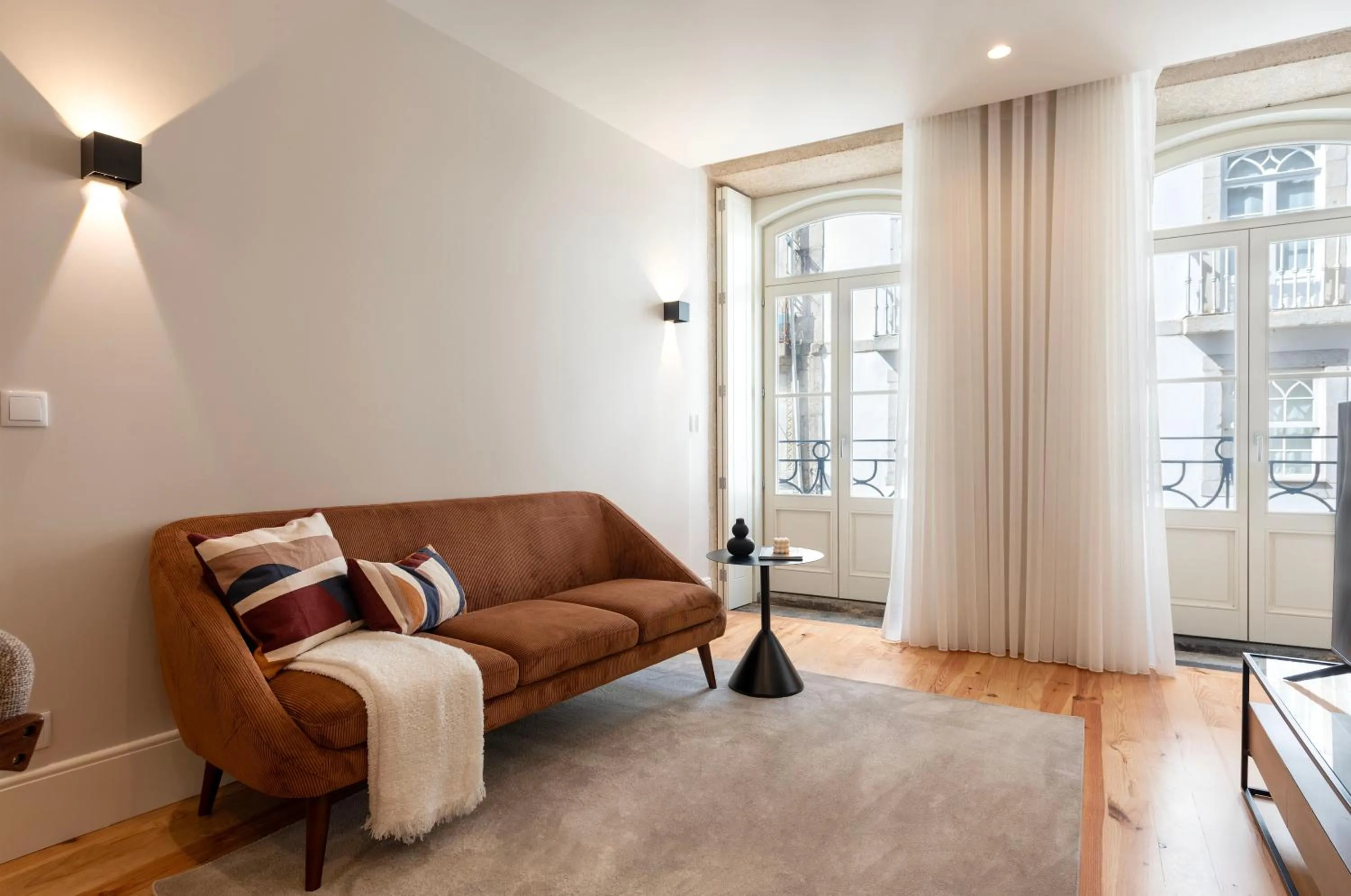 Ando Living - Flores 200 House